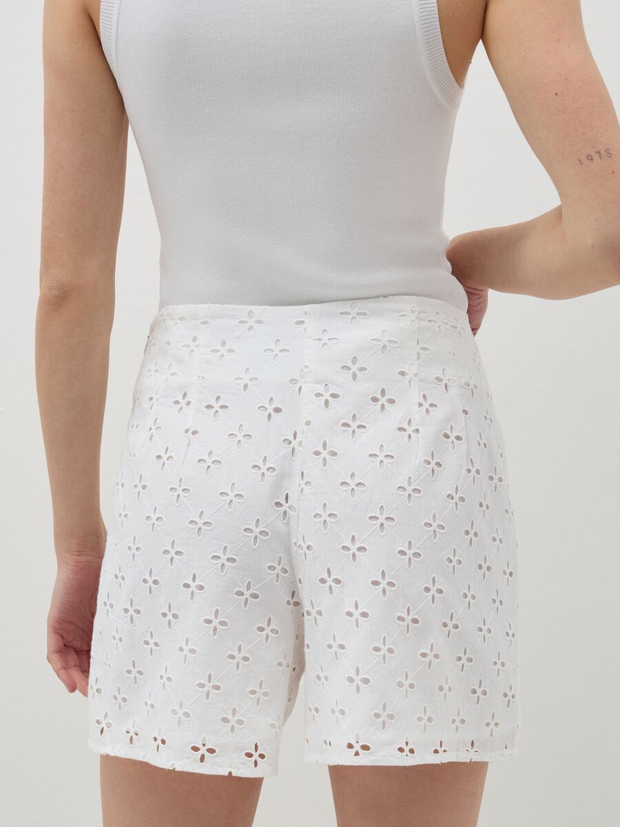 Broderie anglaise shorts_2