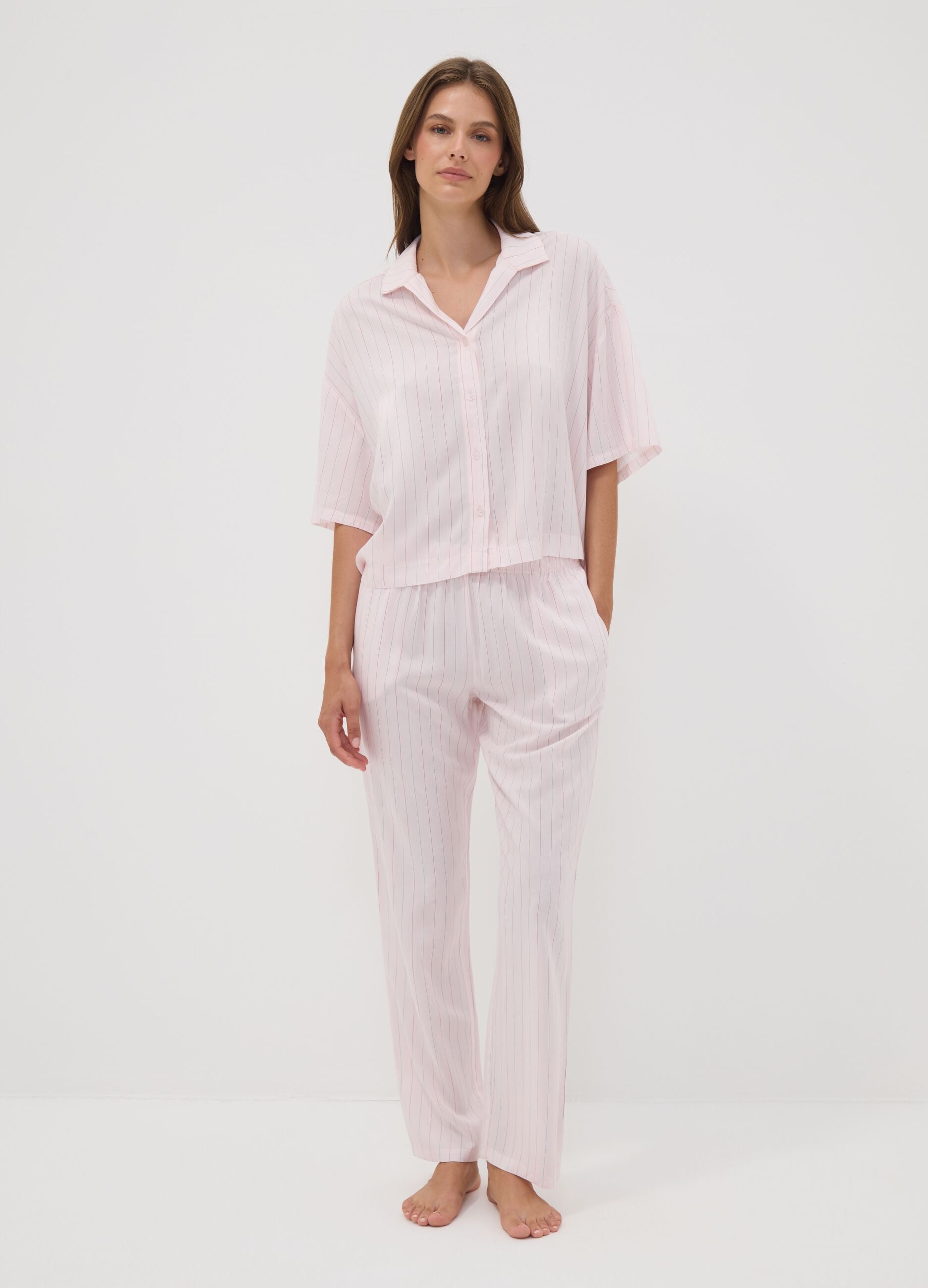 Pigiama rosa in pura viscosa con scollo a V a righe regular fit