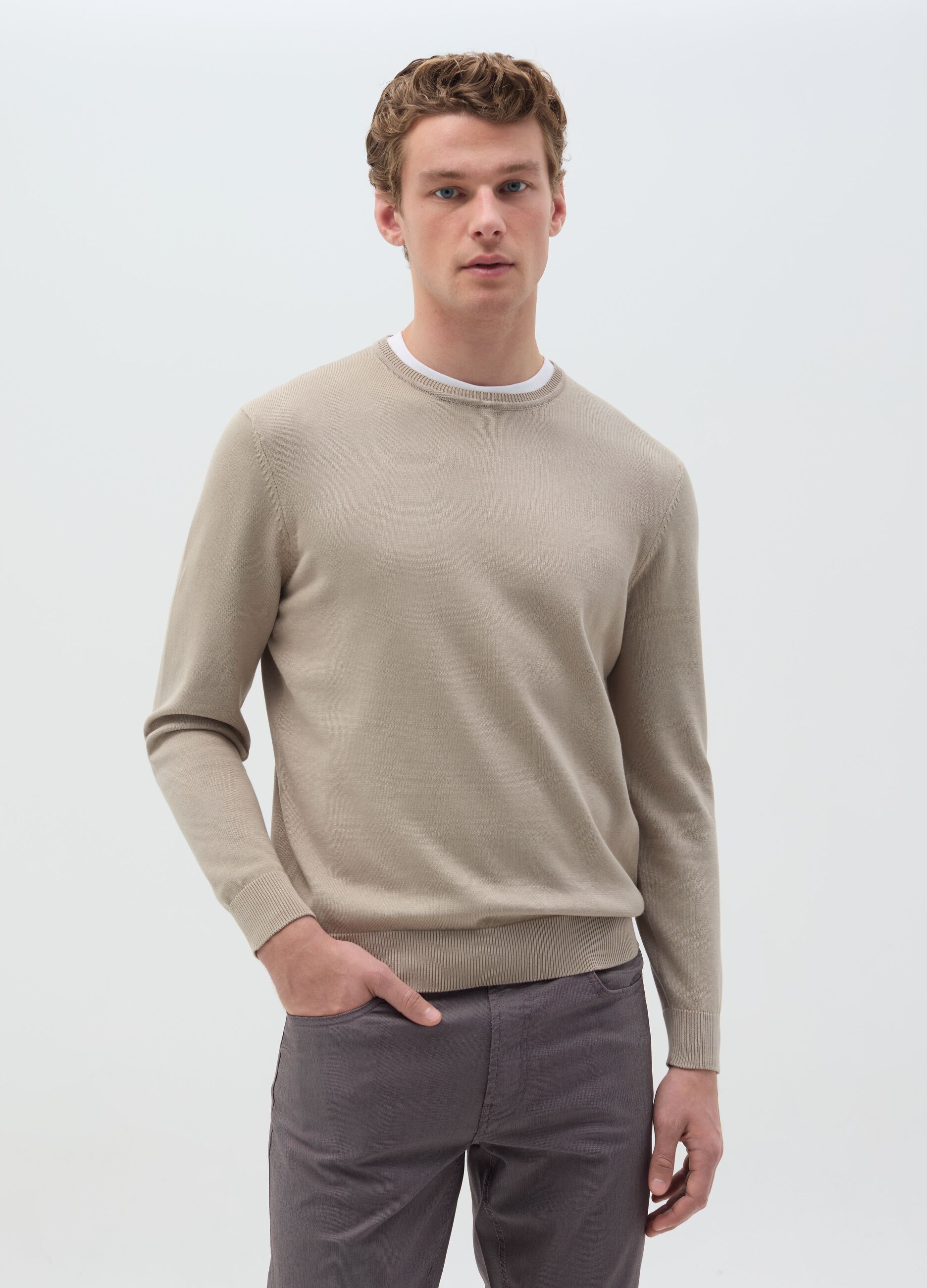 Cotton pullover with round neck
