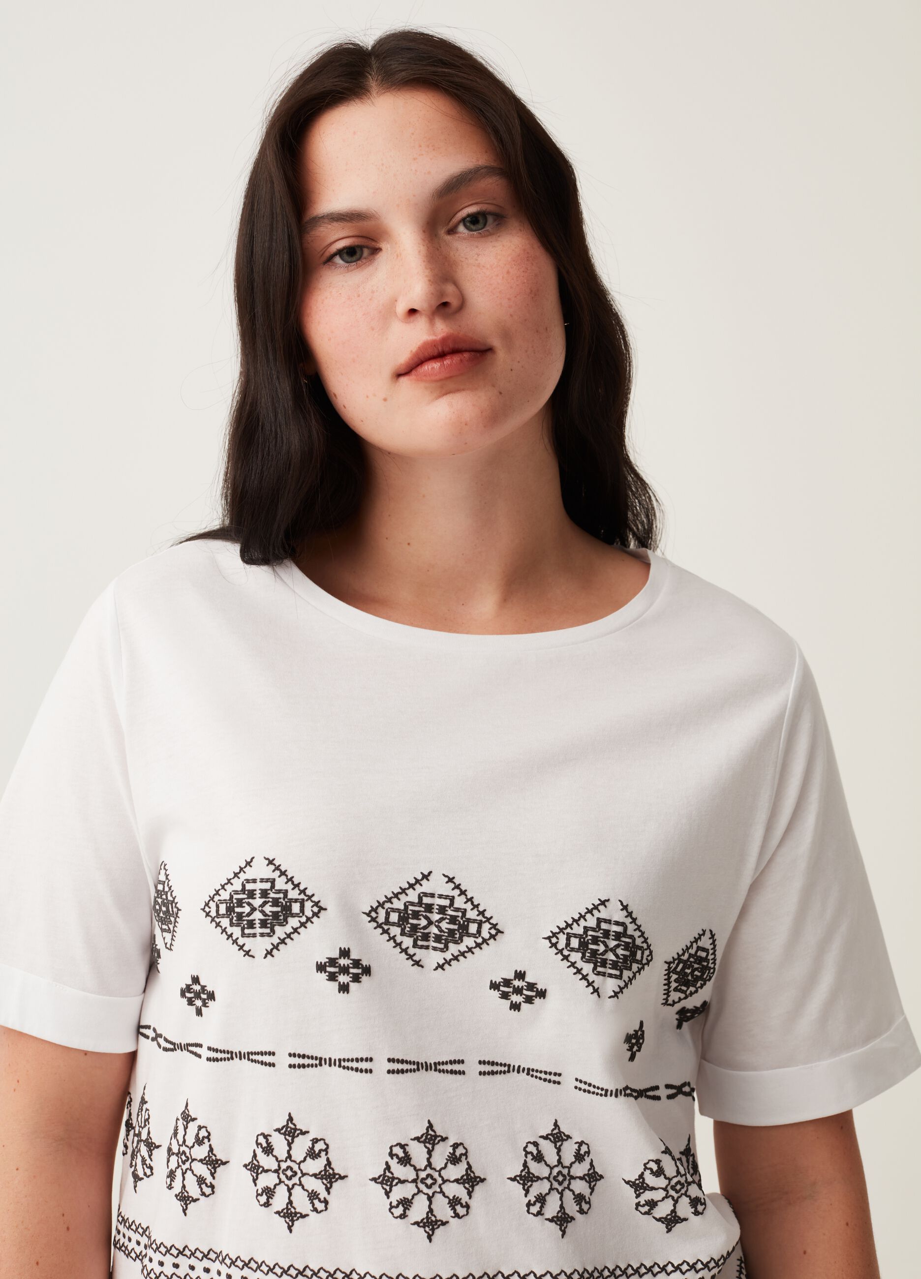 T-shirt con stampa etnica Curvy MYA_1