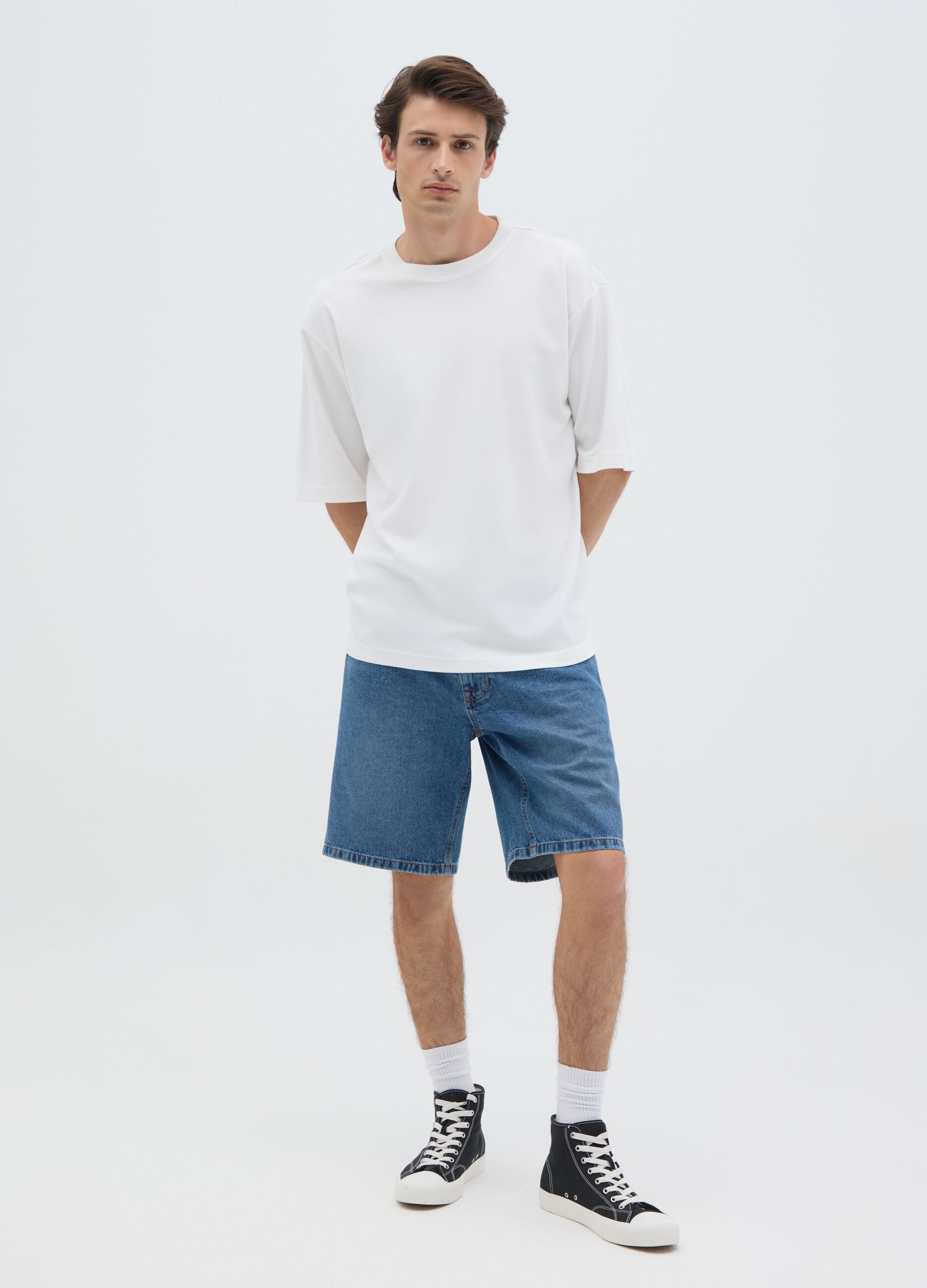 Men's pure cotton denim shorts with regular fit and five pockets