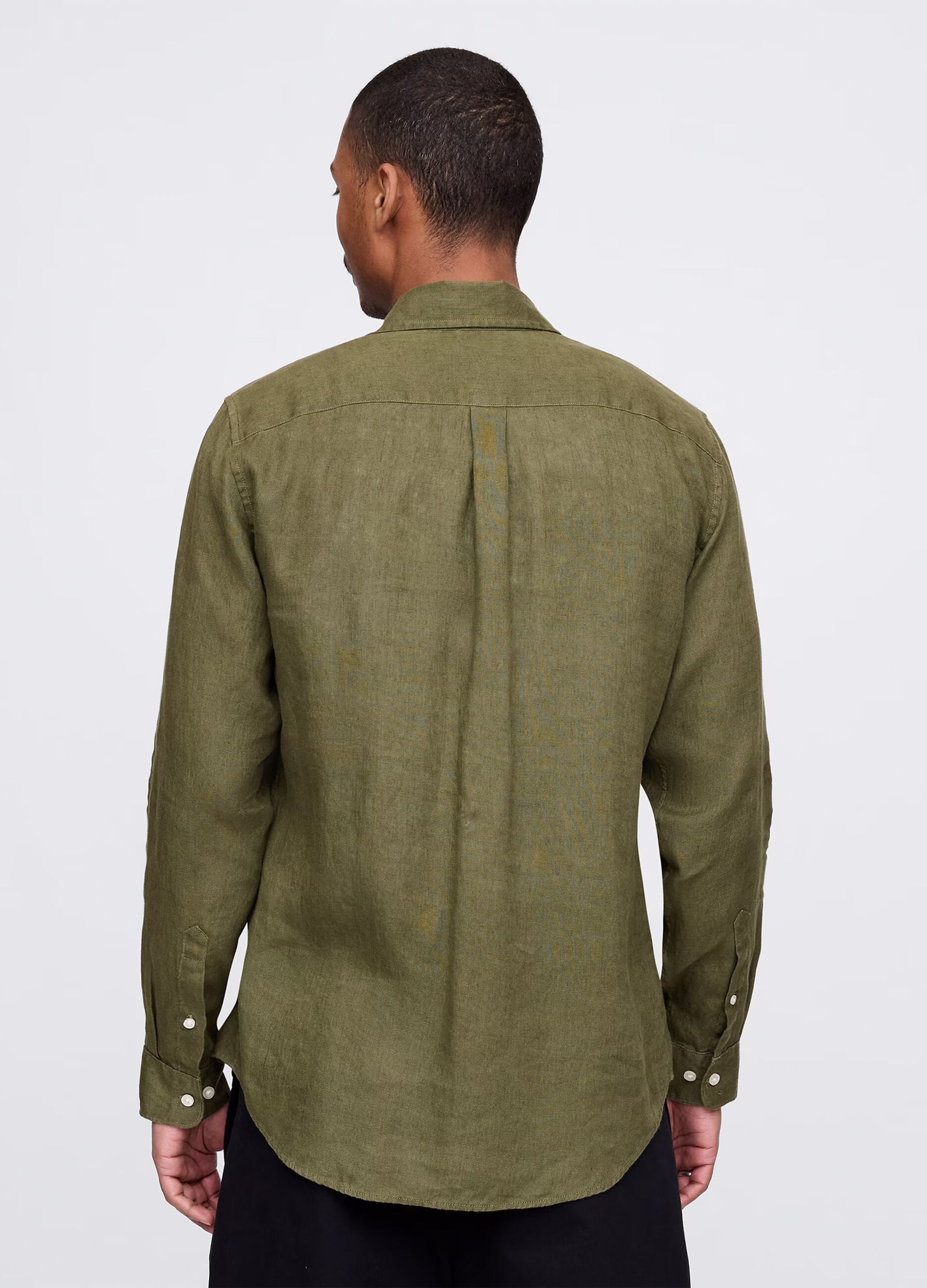 Green shirt with long sleeves in linen