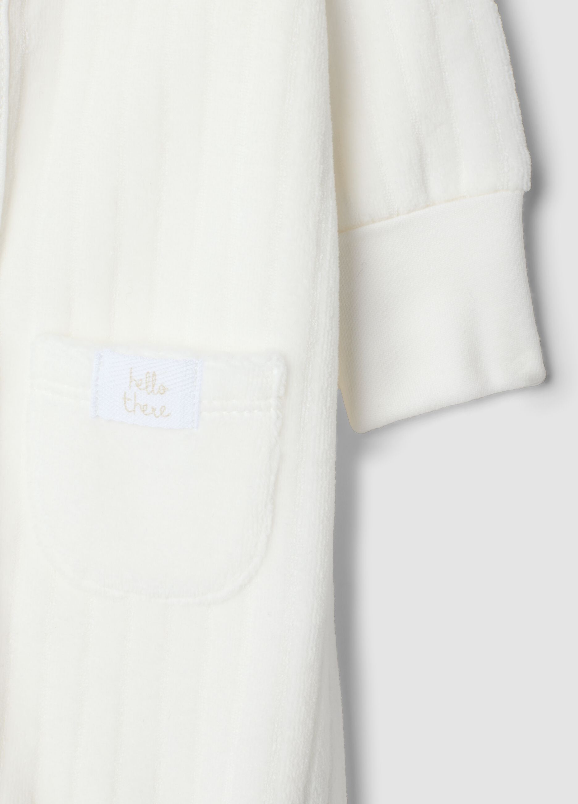 White organic cotton-blend baby sleepsuit with feet