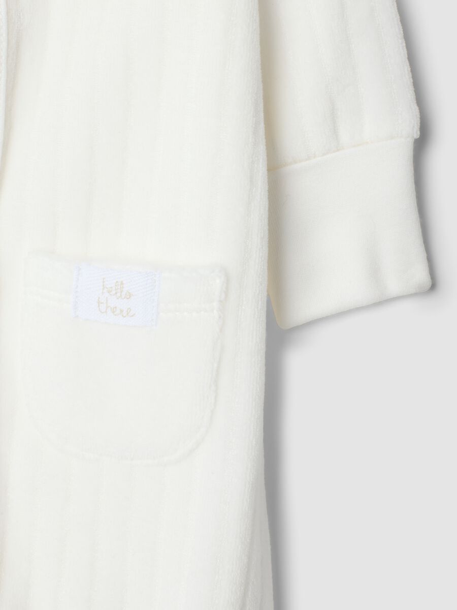 White organic cotton-blend baby sleepsuit with feet_3