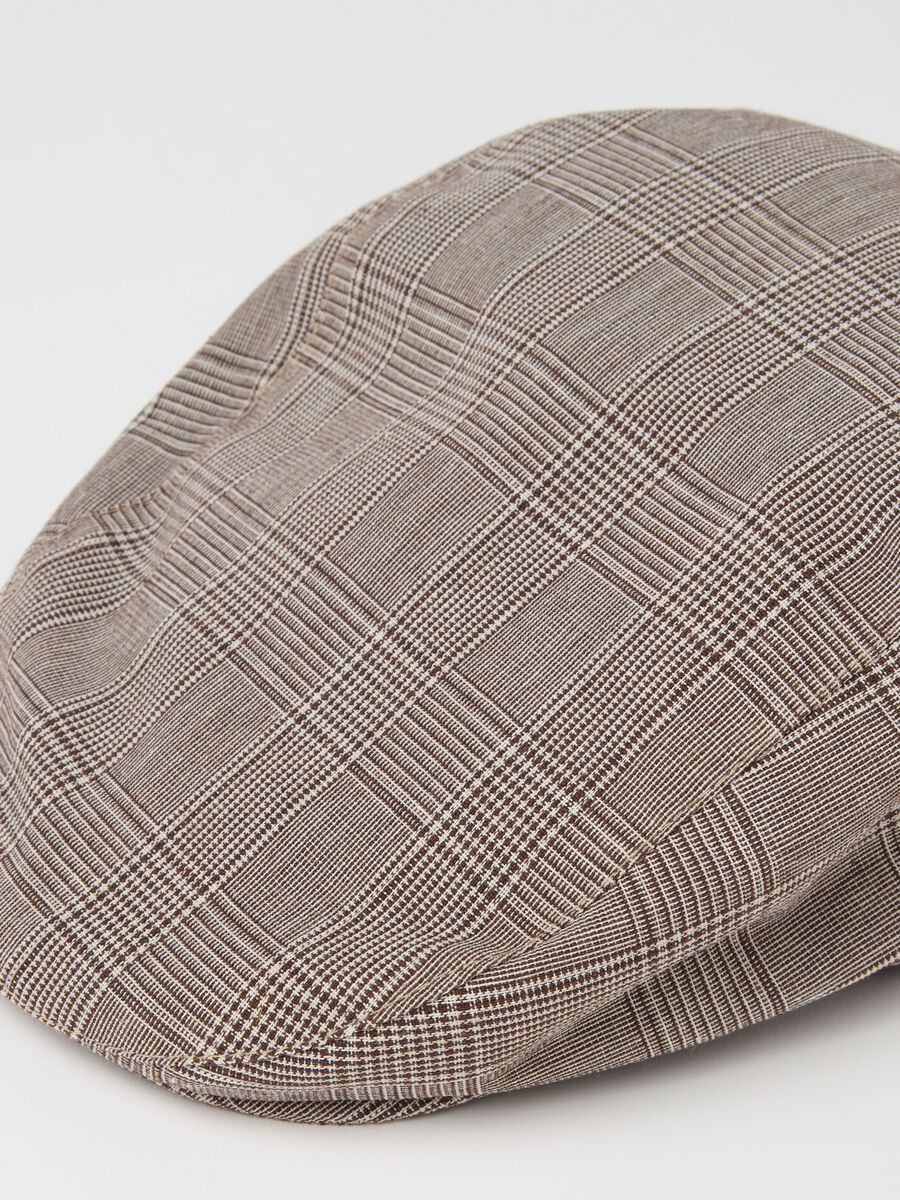 Flat cap with check pattern_1
