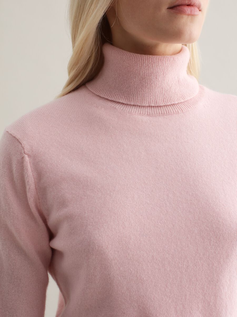 Cashmere pullover with high neck_2