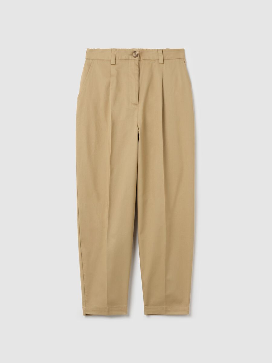 Cropped chino trousers with darts_4