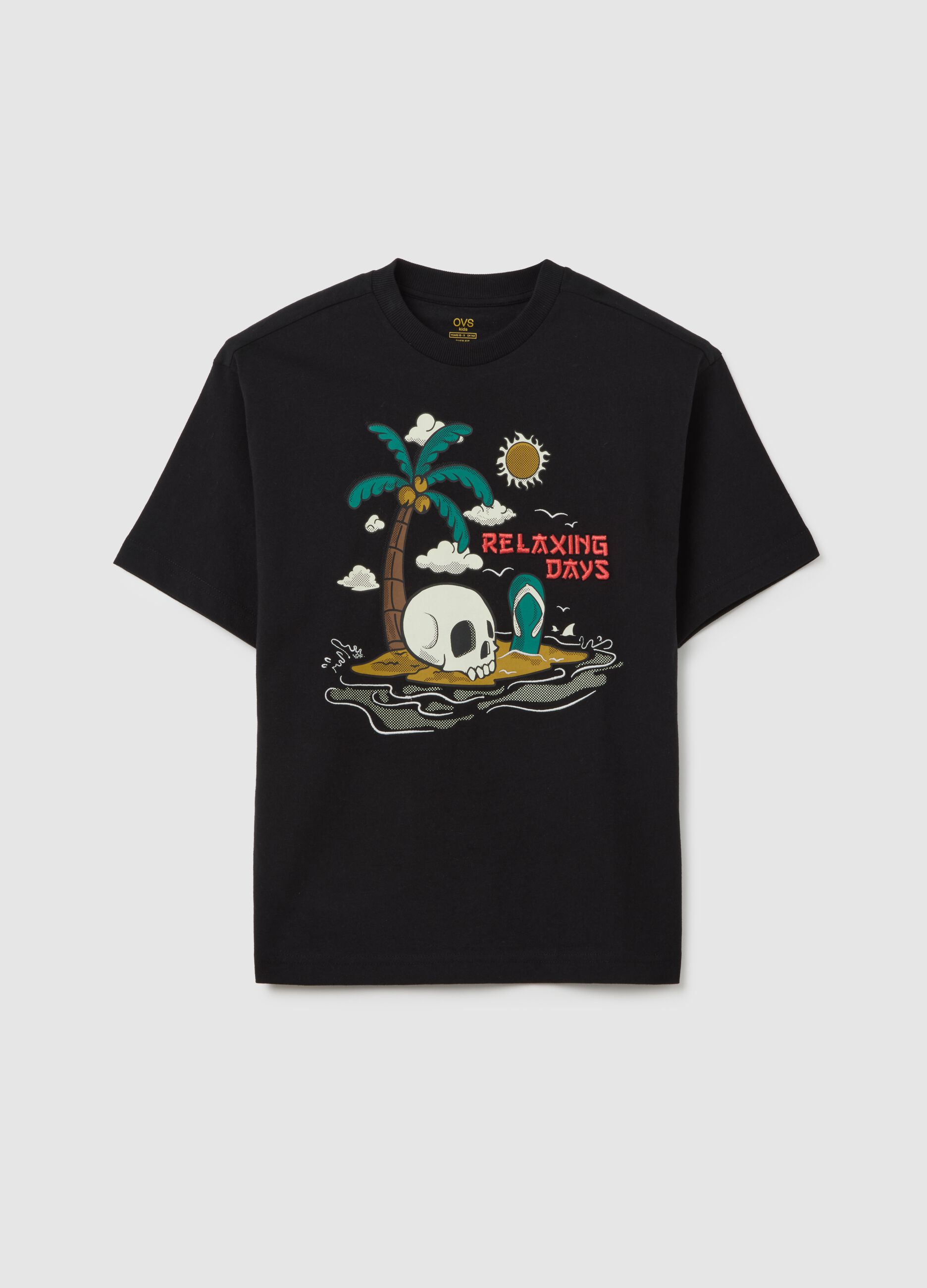 Boy's pure cotton black regular fit T-shirt with print