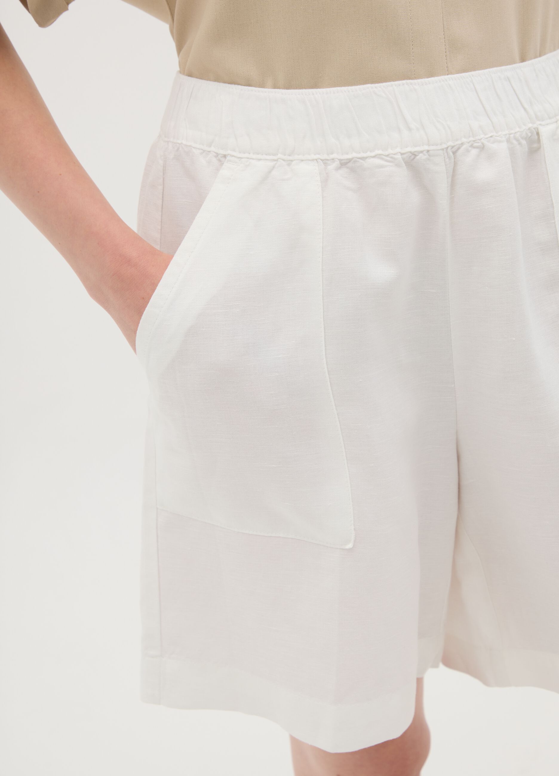 Women's white linen-blend shorts regular fit