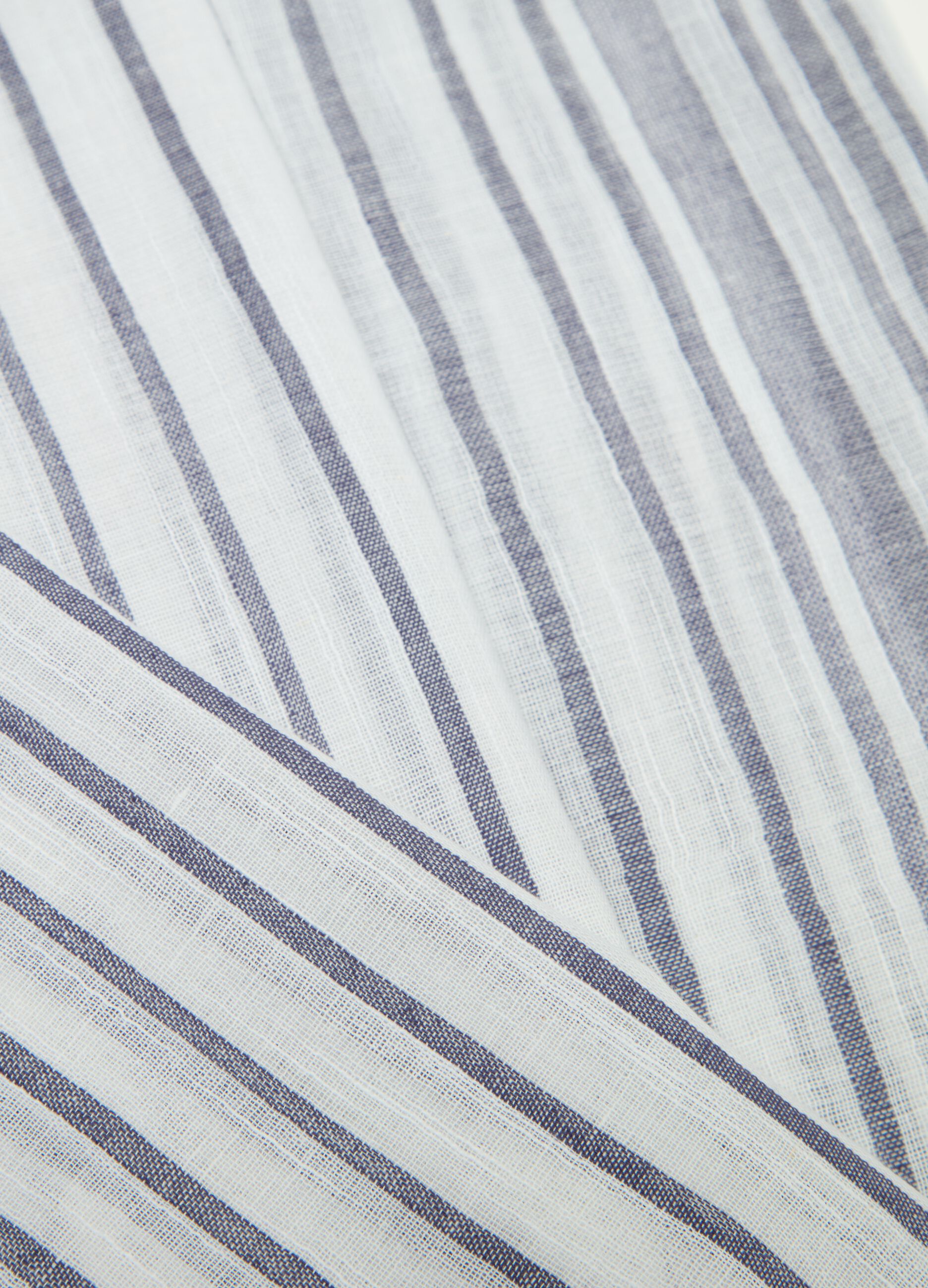 Pashmina a righe con frange sottili