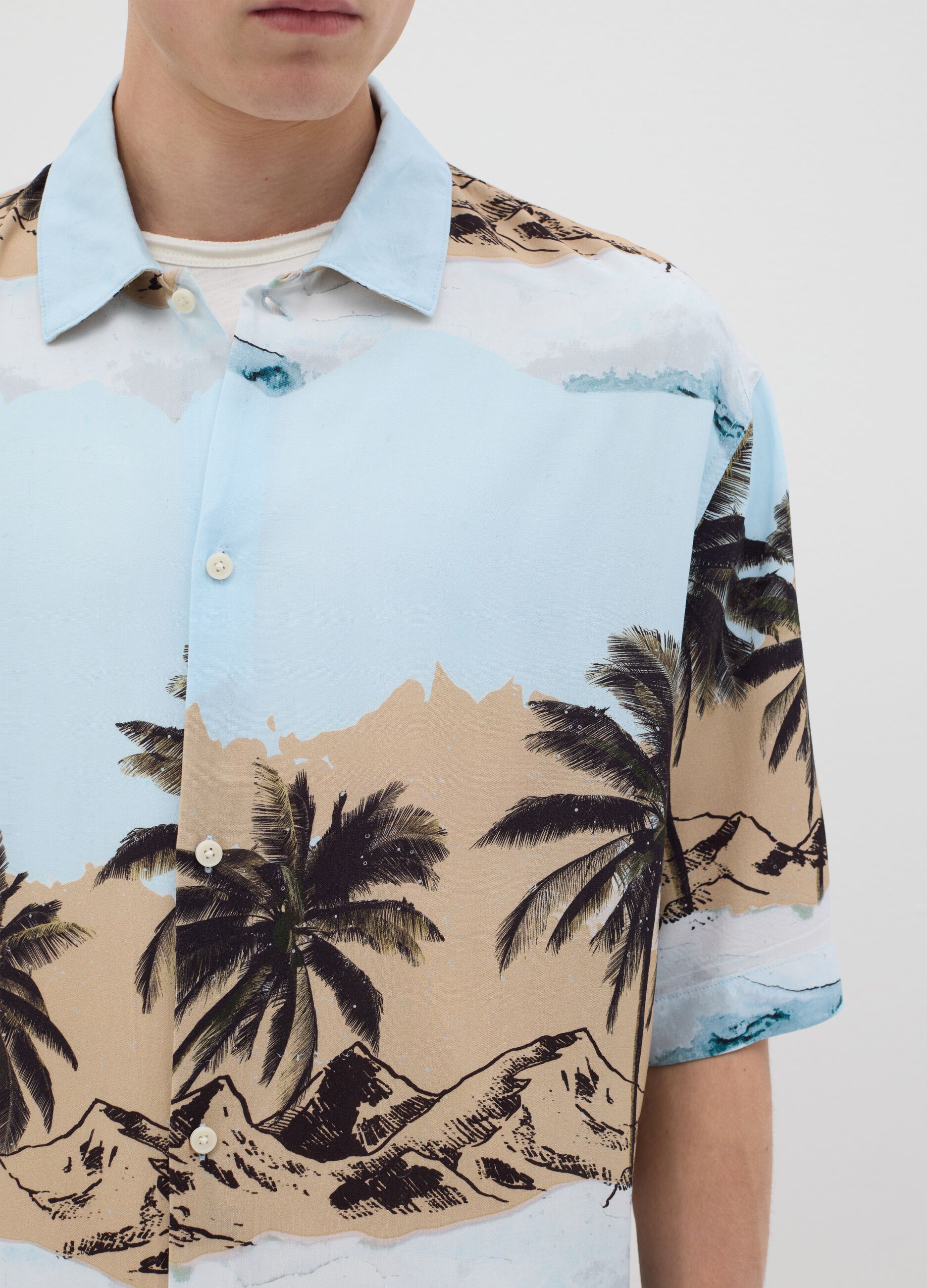 Men's short-sleeved, oversized multi-coloured 100% viscose shirt with print