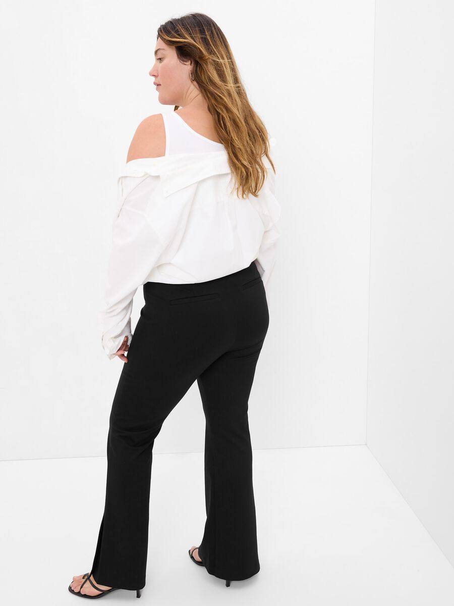 Pantaloni flare fit con spacchi_3