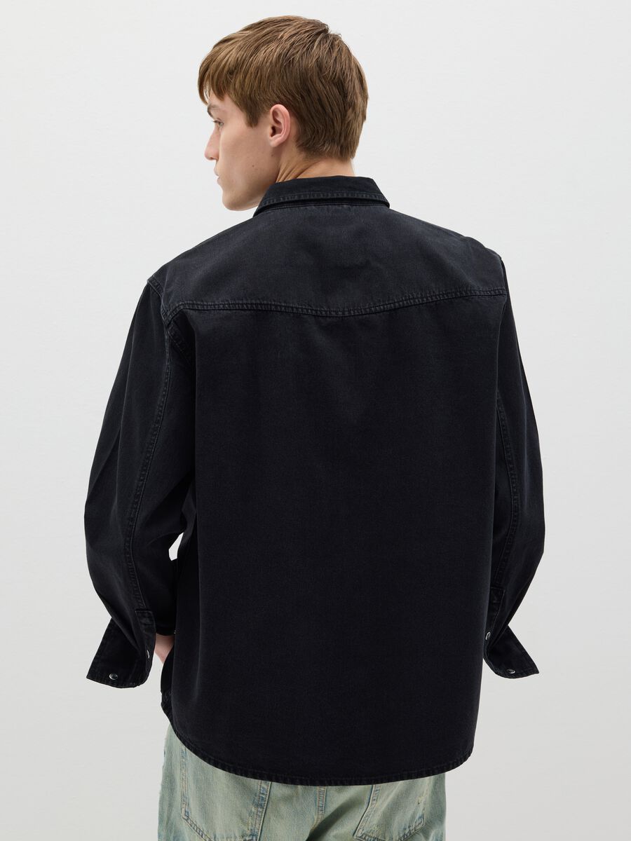 Cowboy shacket in denim_3