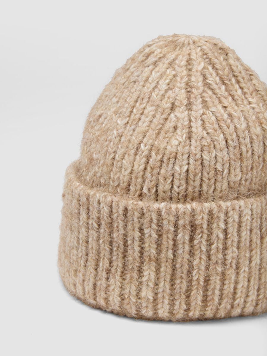 Cappello bianco in misto lana a coste_2