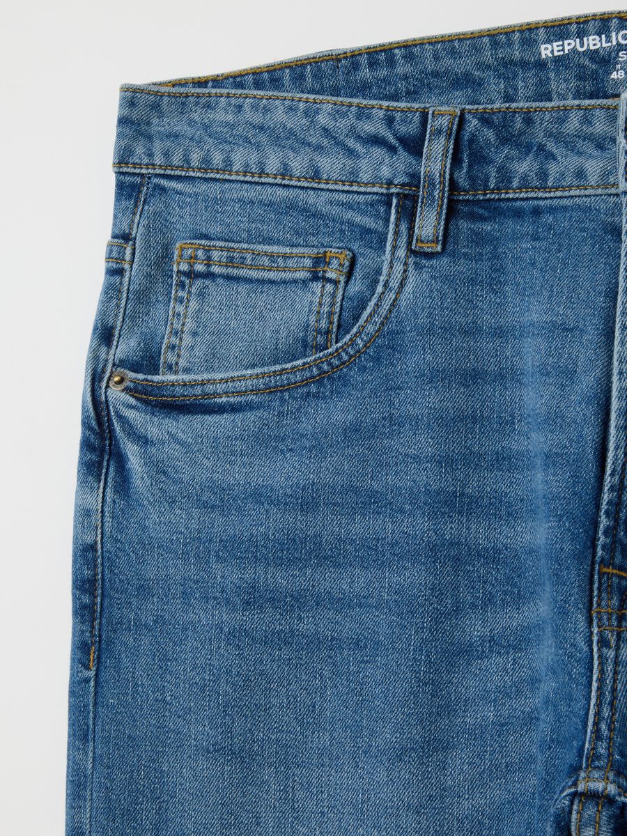 Jeans slim fit in denim blu chiaro elasticizzato_5