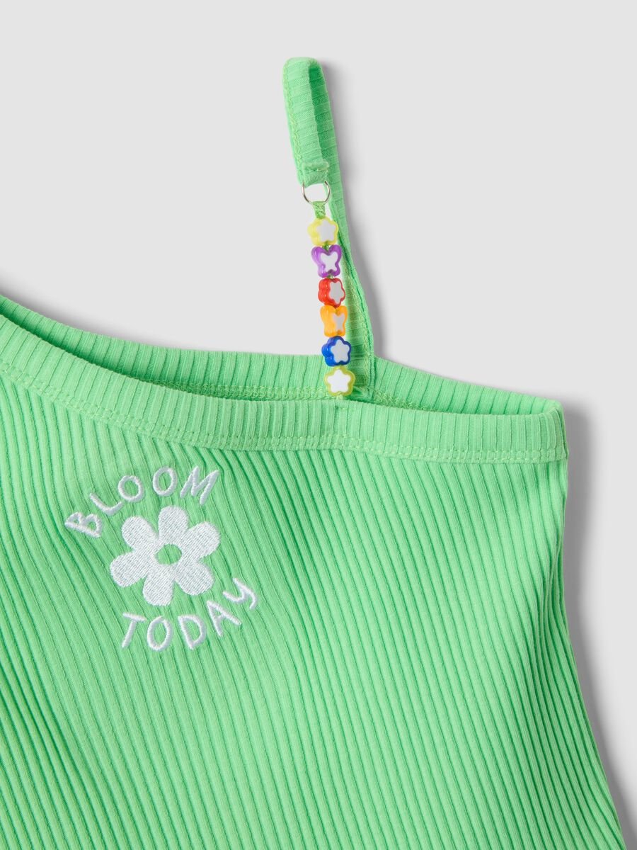 Green one-shoulder top_3