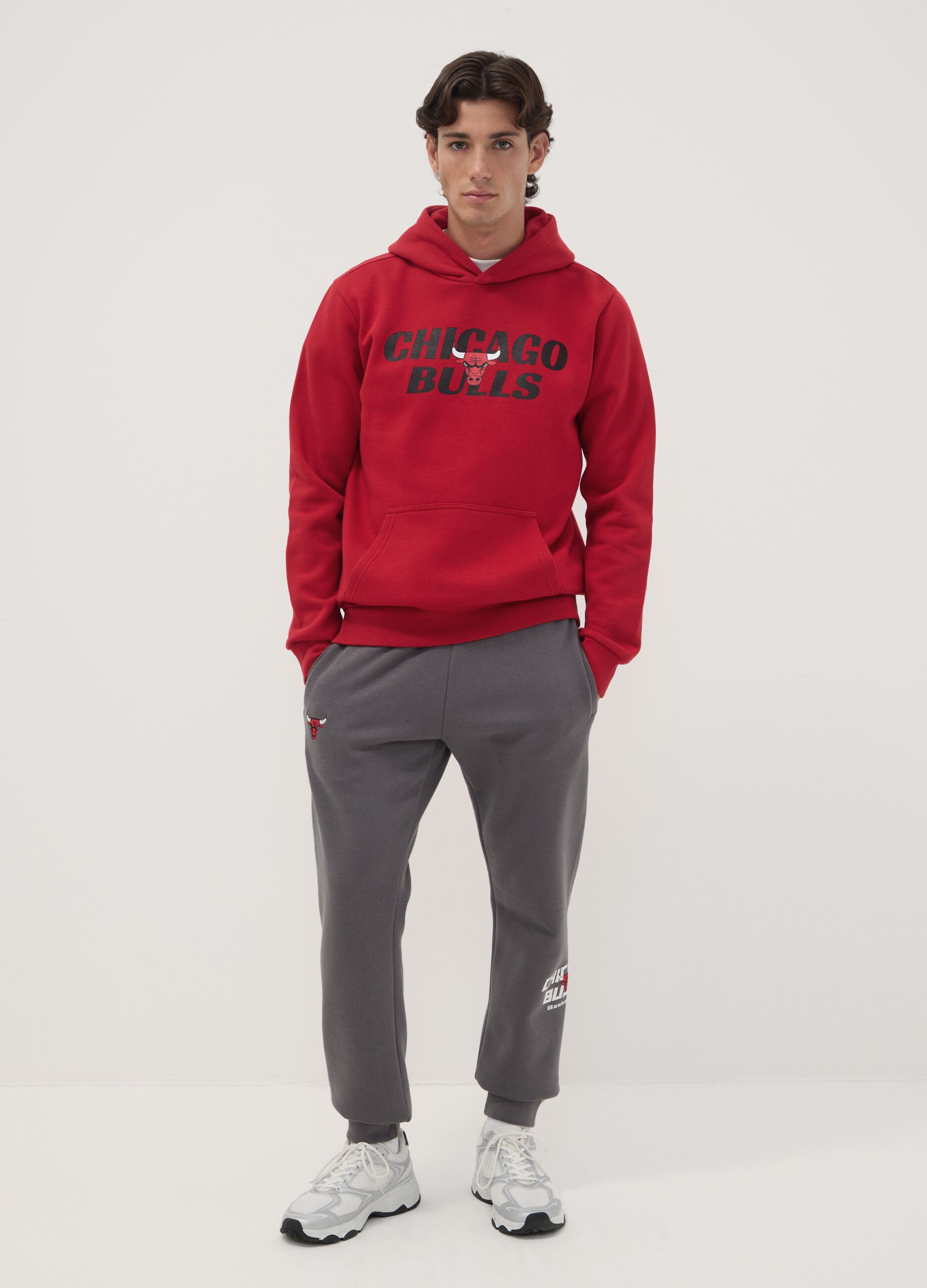 Red cotton-blend hoodie with Chicago Bulls print