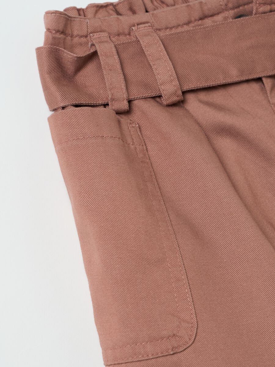 Shorts da bambina in lyocell e cotone marroni regular fit_3