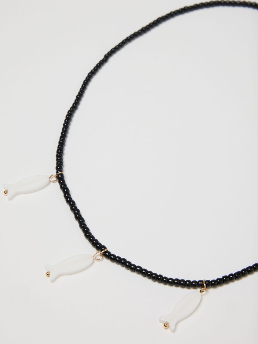 Double-strand beaded necklace with charms_2