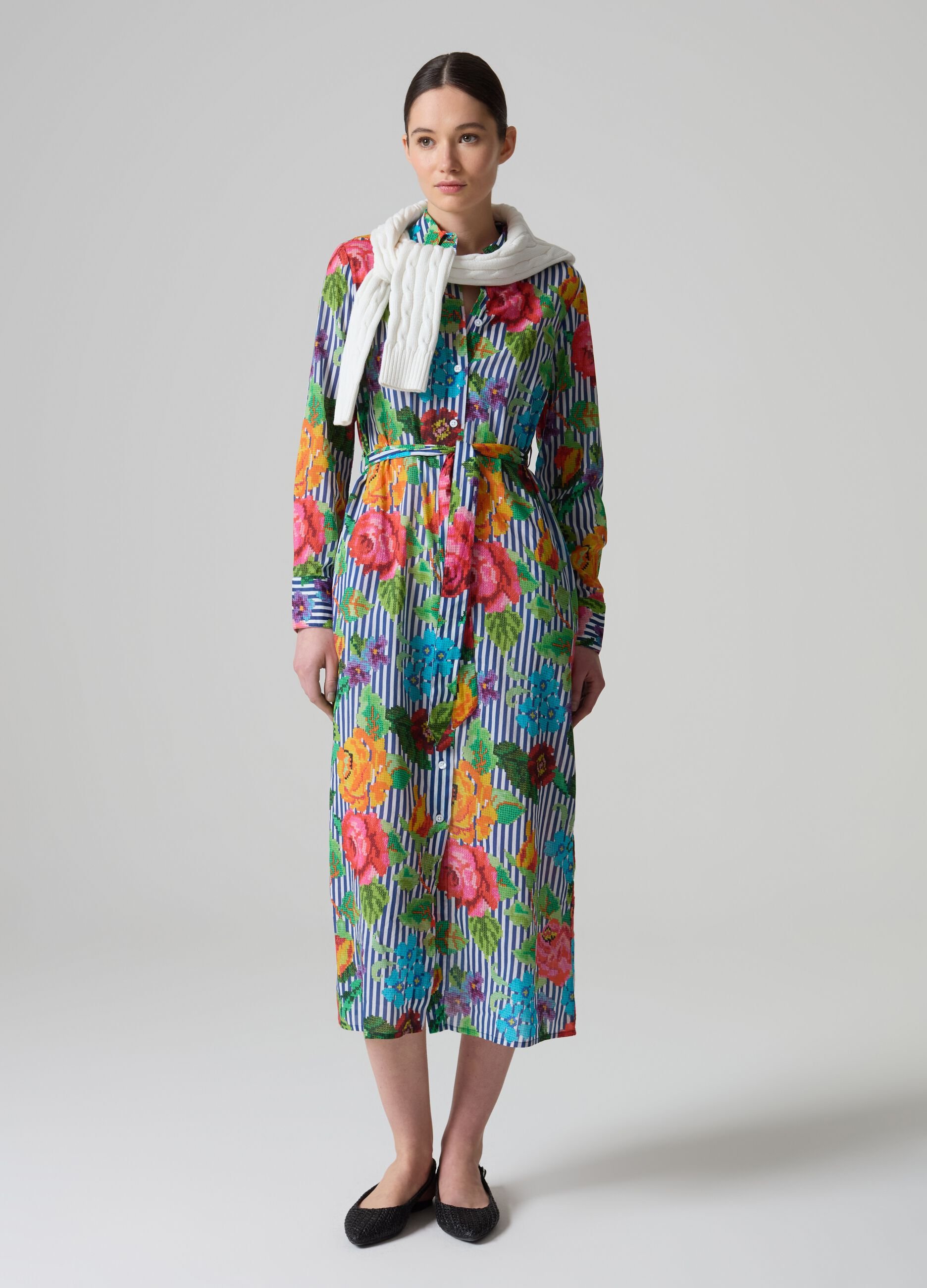 Vestito chemisier a righe con disegno a fiori