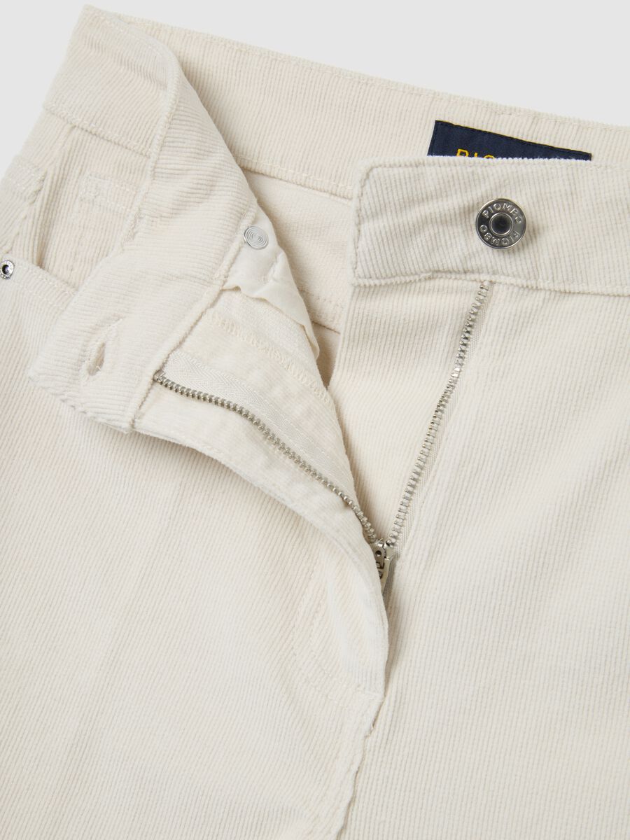 White wide-leg stretch cotton trousers in regular fit_5