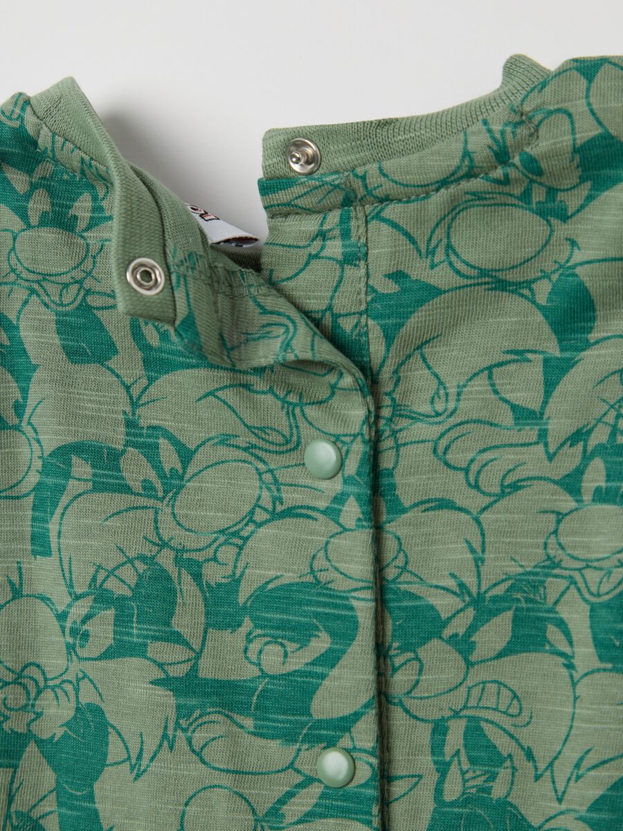 Green cotton romper suit with Sylvester the Cat print_3