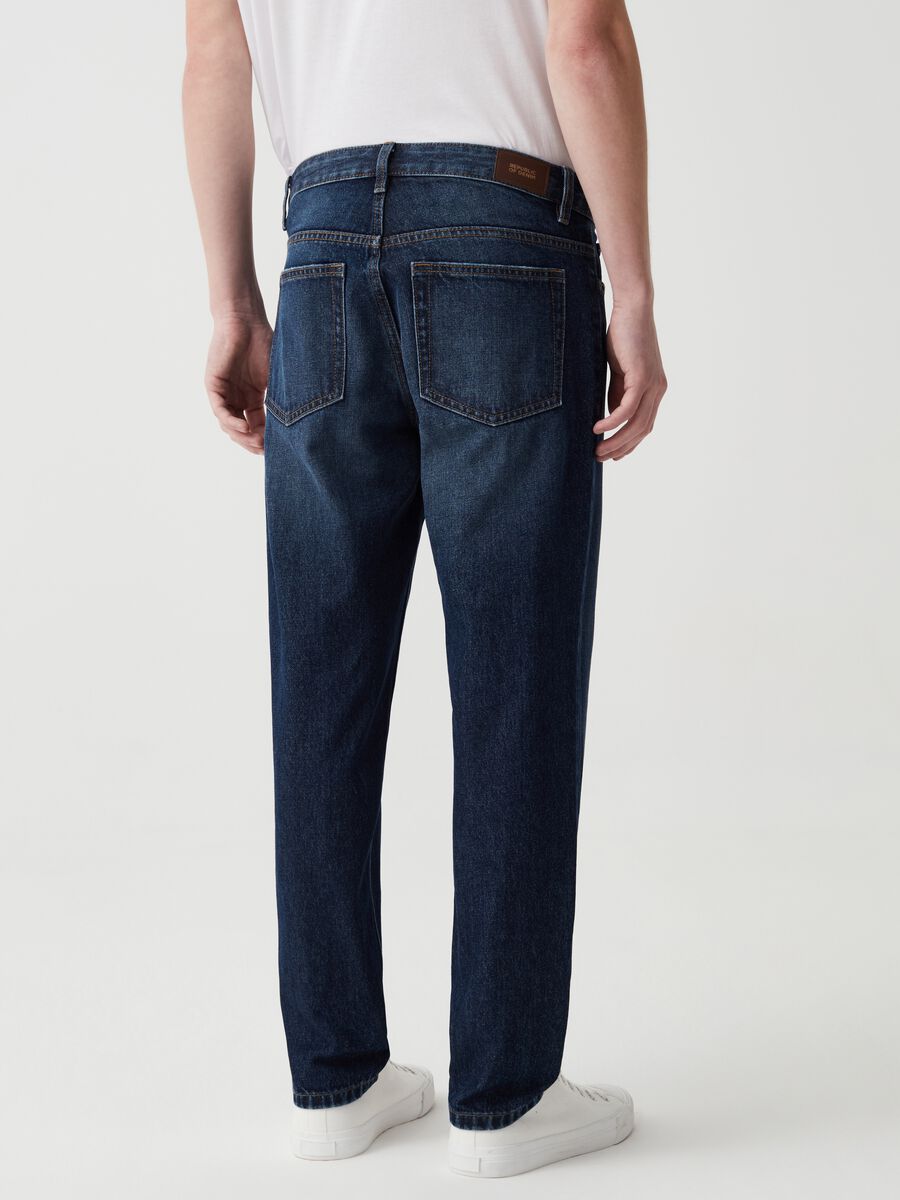 Relaxed-fit jeans with five pockets_2