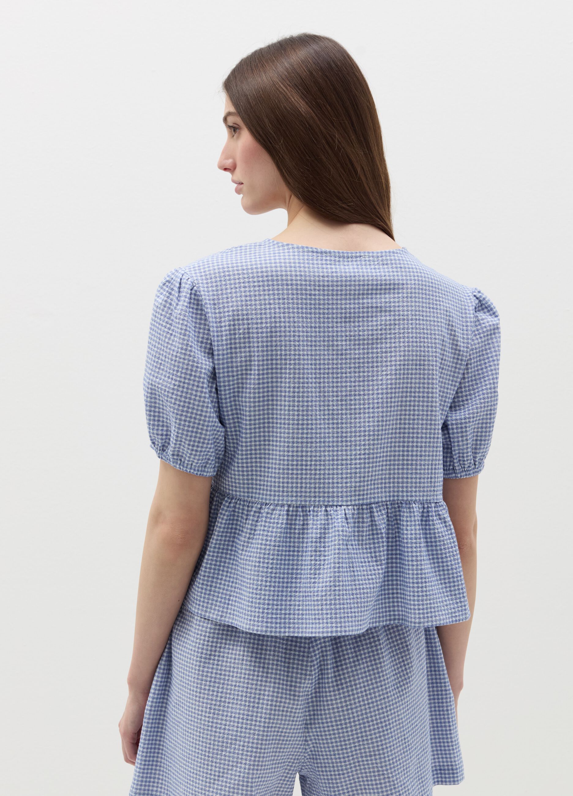 Blusa in seersucker a quadretti con laccetti