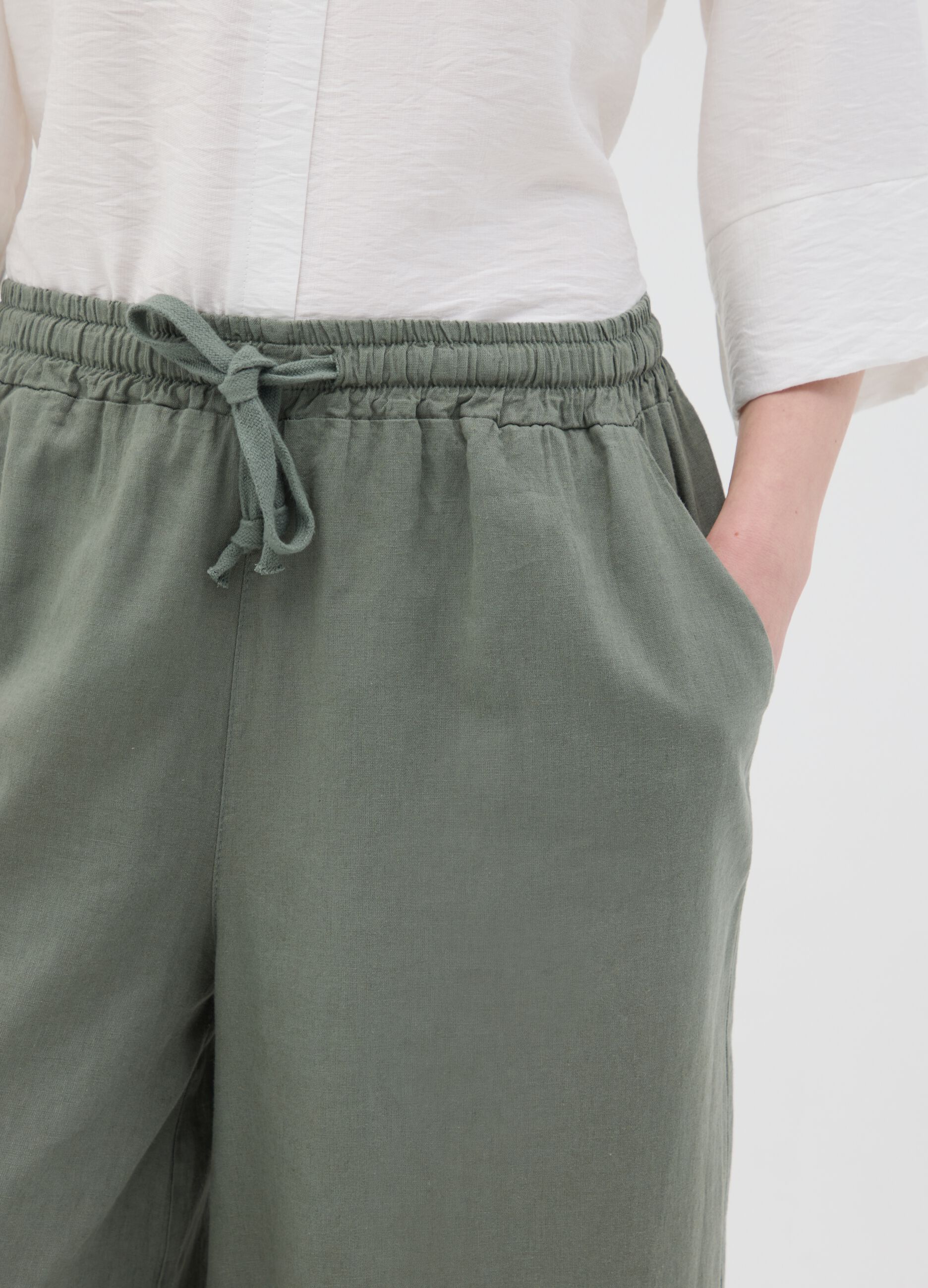 Women's green regular fit palazzo trousers in cotton and linen blend