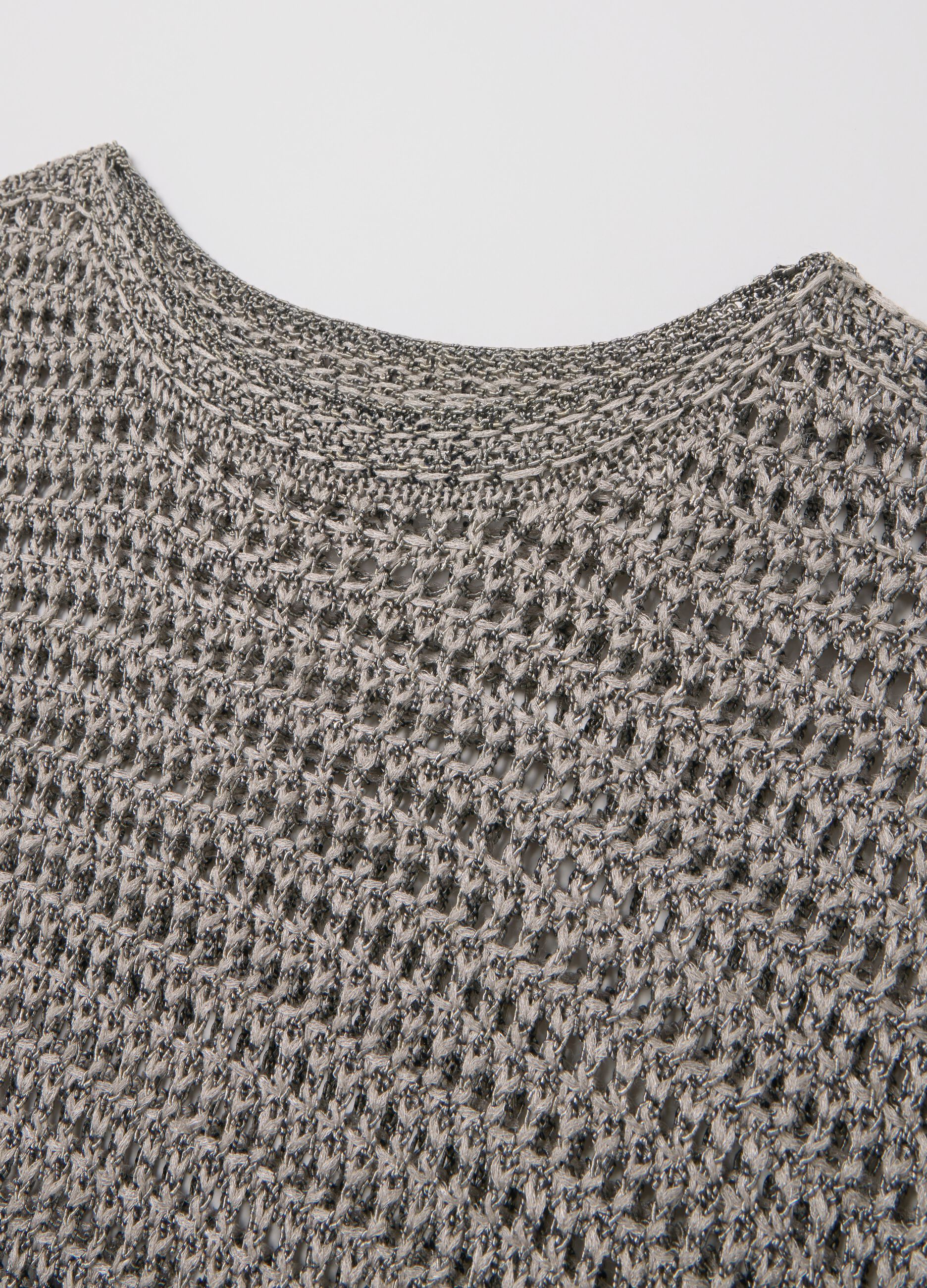 Openwork top with stitch design