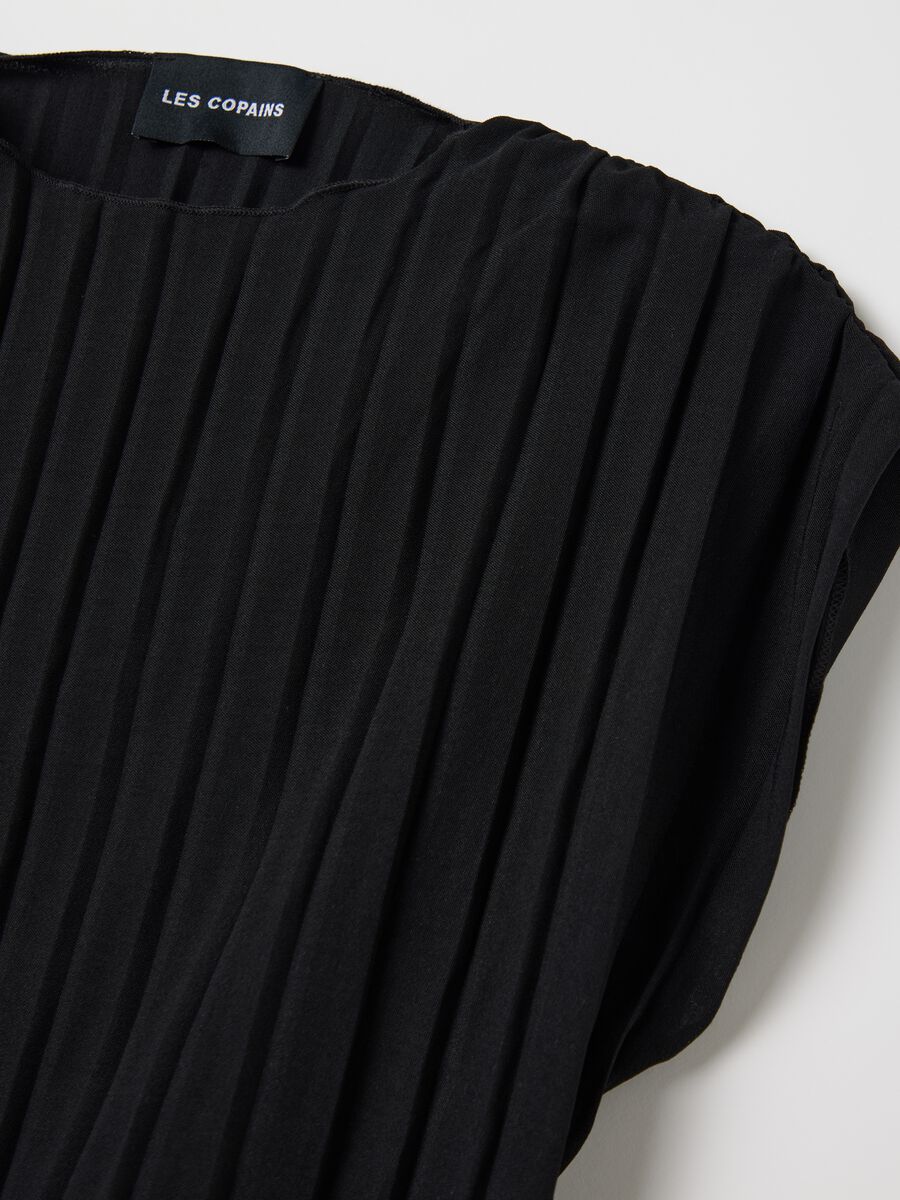 T-shirt smanicata a coste piatte nera_1