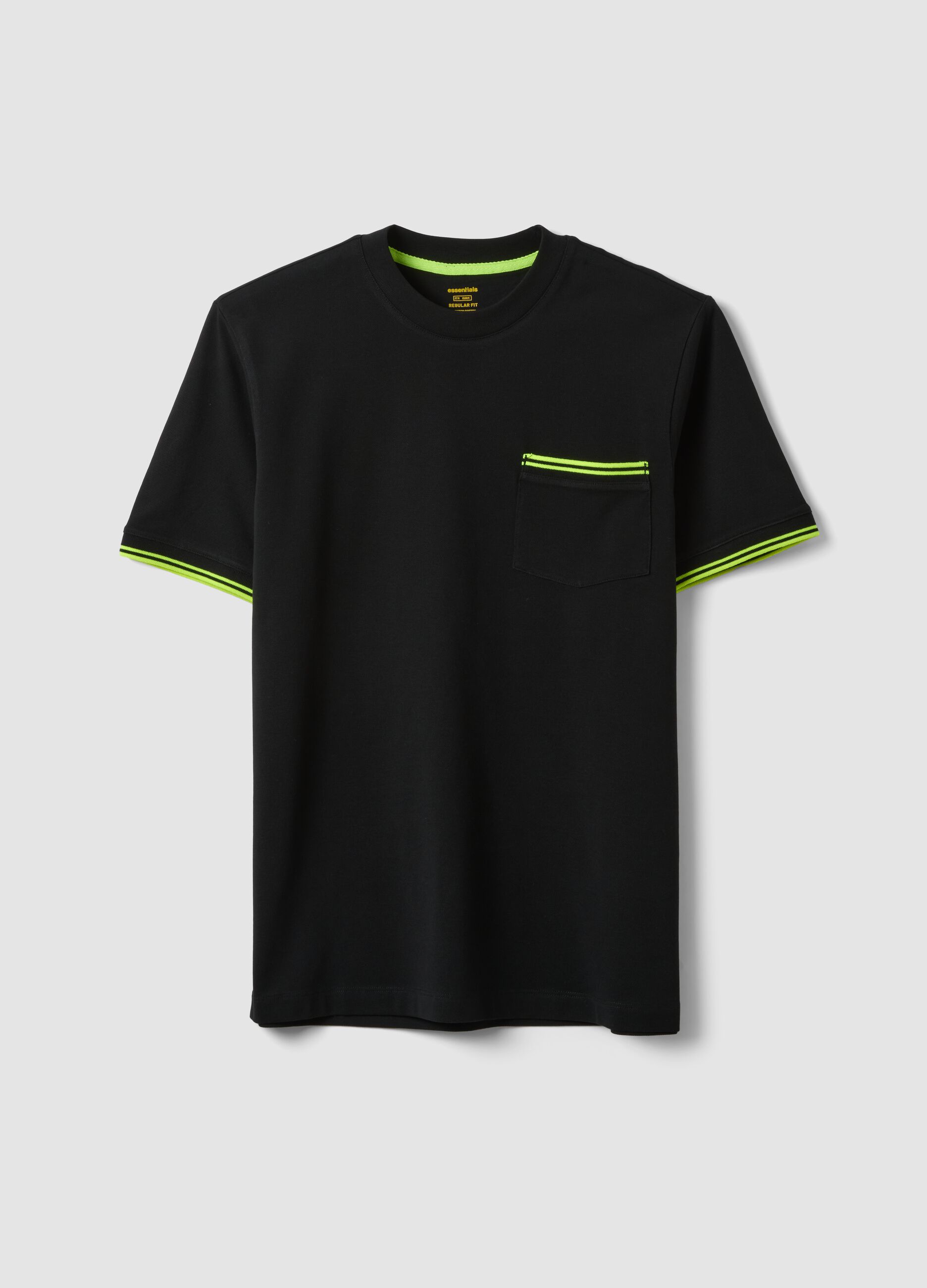 Black short-sleeve stretch cotton T-shirt with chest pocket