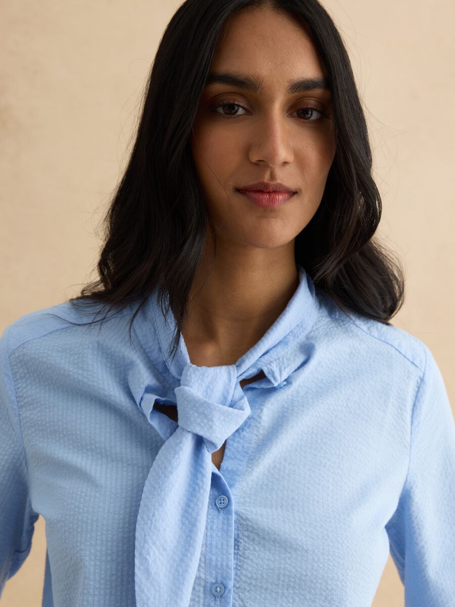 Pure cotton light blue regular fit shirt with bow collar_3