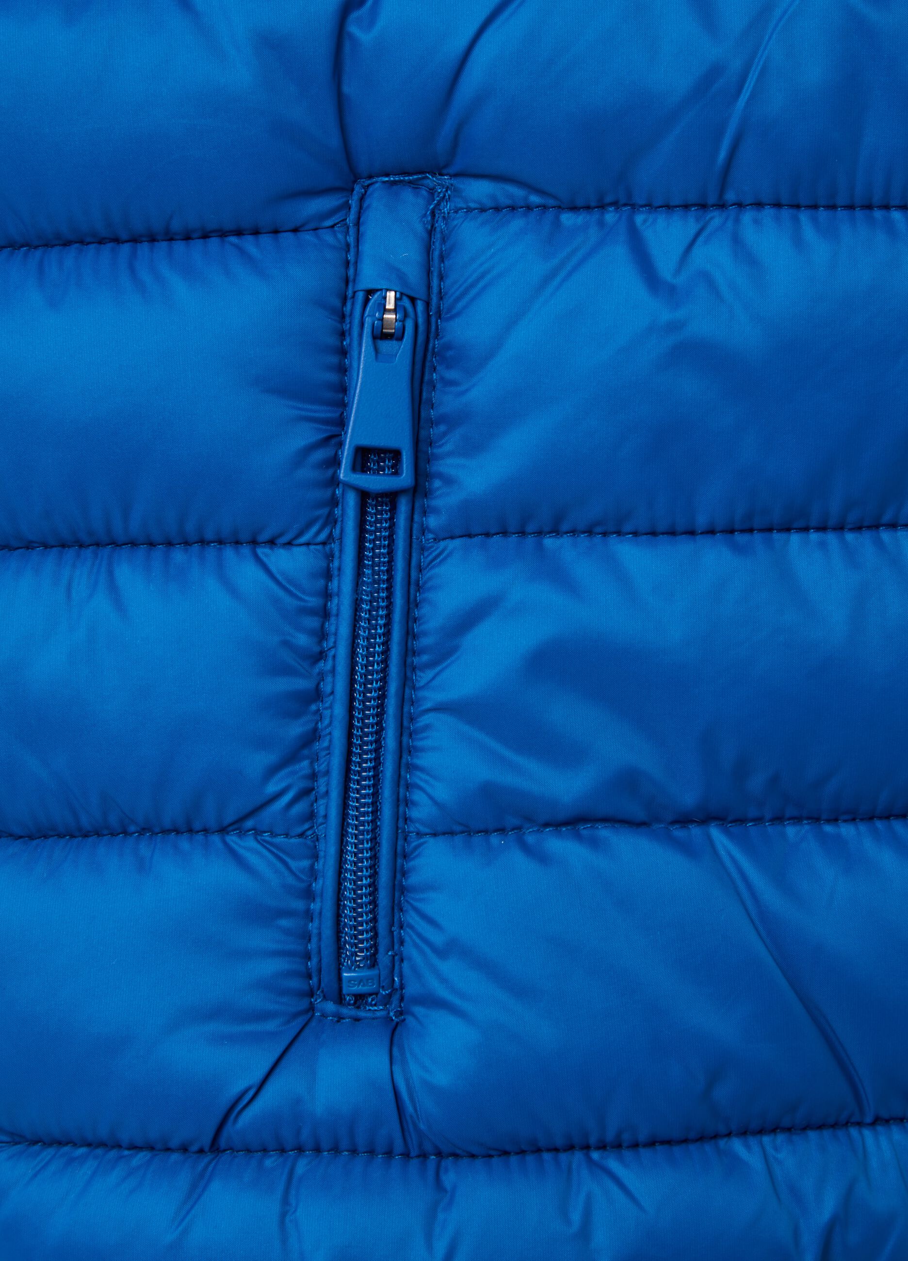 Gilet ultralight con cappuccio