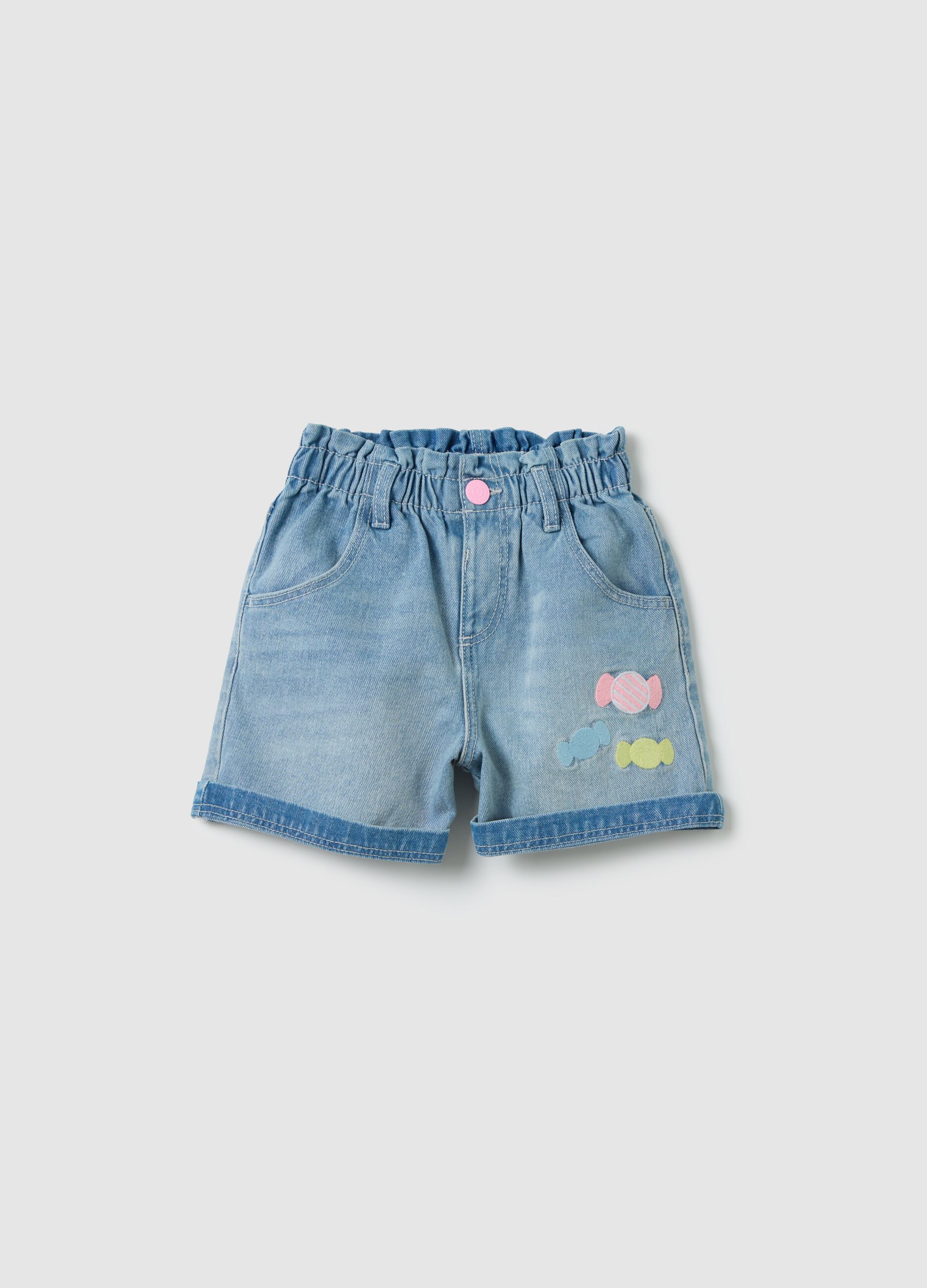 Denim shorts in cotton with sweets print