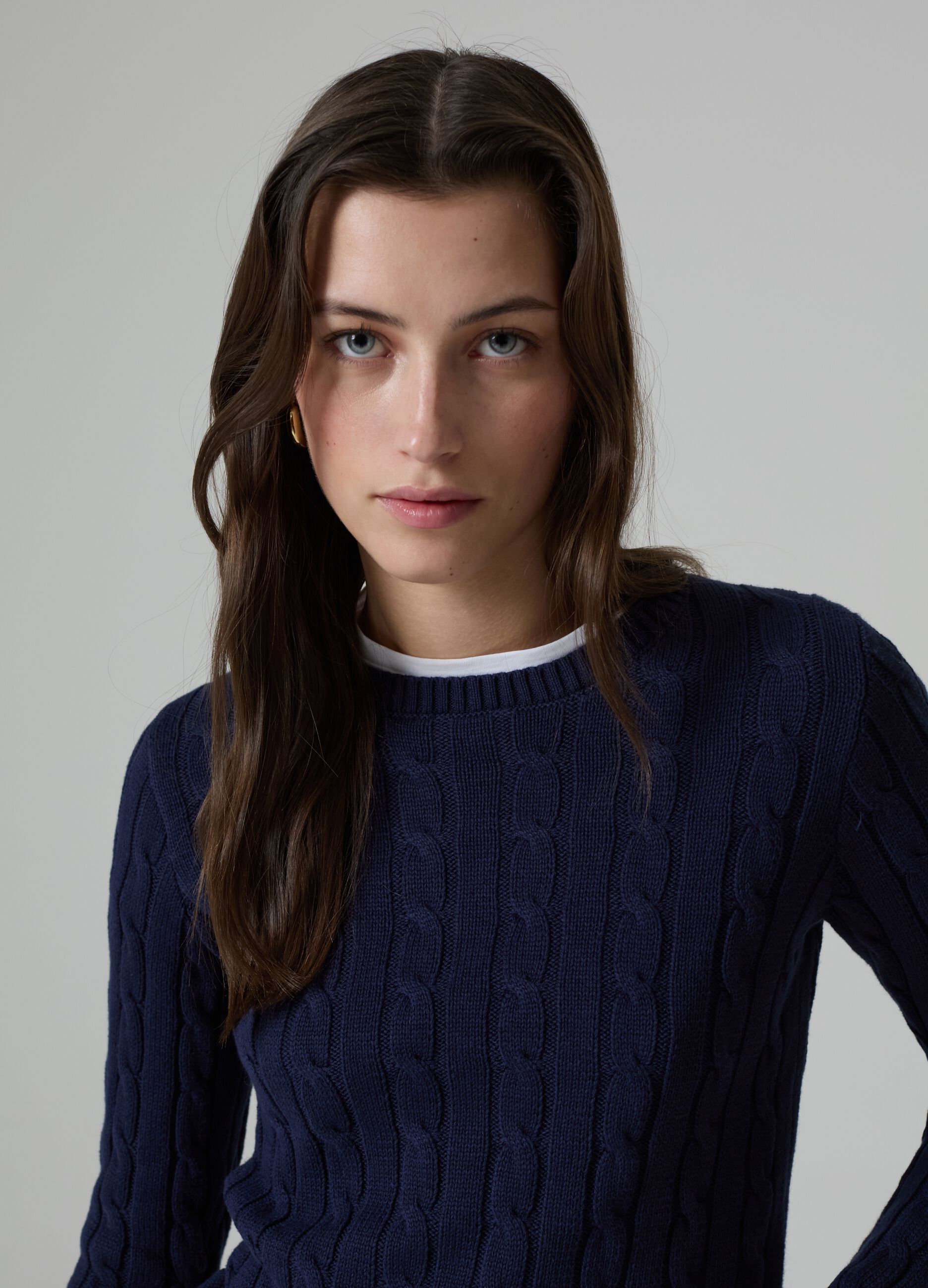 Ribbed pullover with cable-knit design