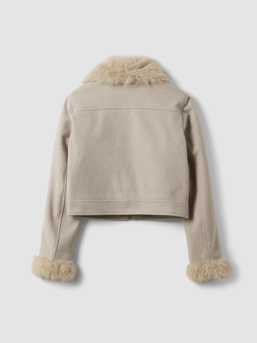 Giacca beige con zip e collo in pelliccia_2
