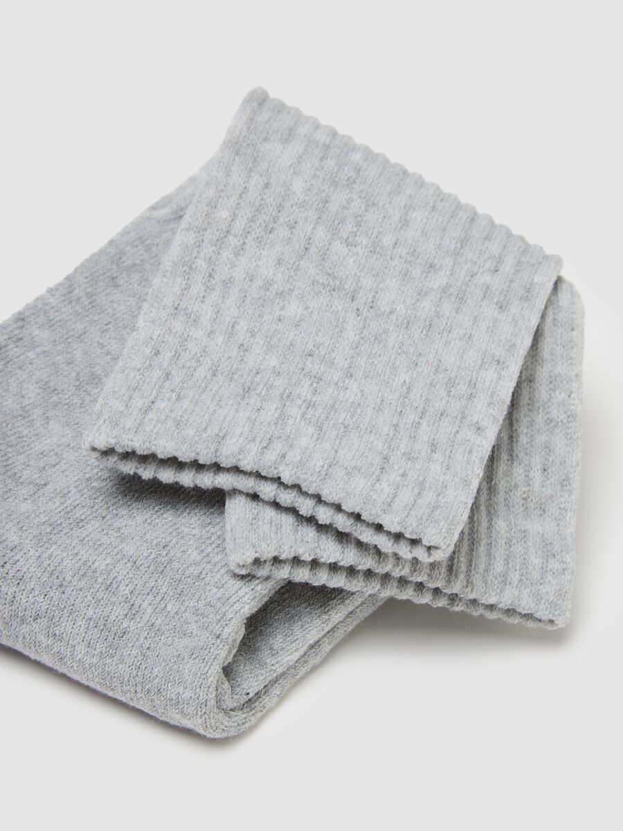 Tripack of grey sports socks in stretch cotton_1