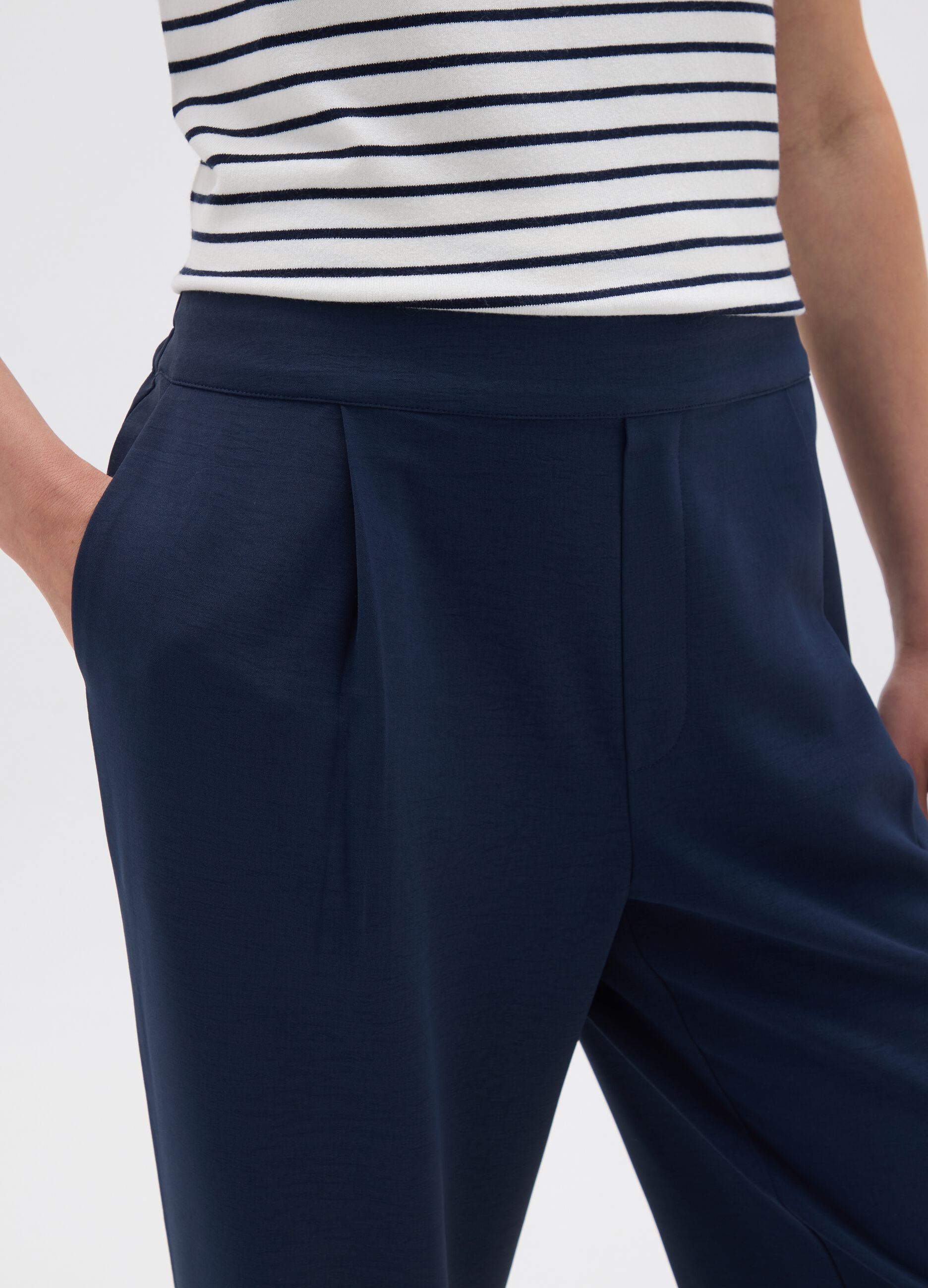 Women's blue trousers with regular fit