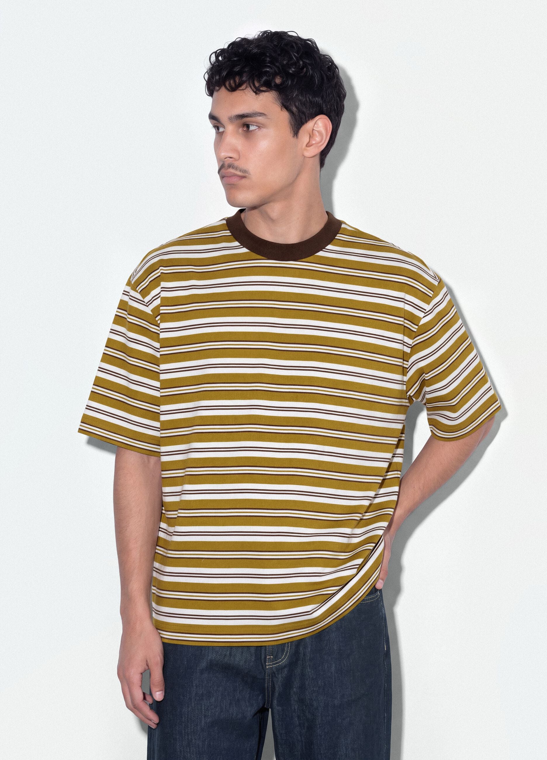 T-shirt marrone a righe in puro cotone boxy fit