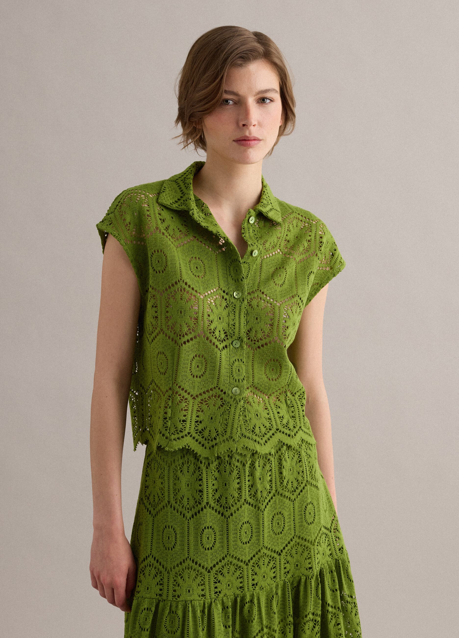 Green crochet polo shirt with classic collar, regular fit