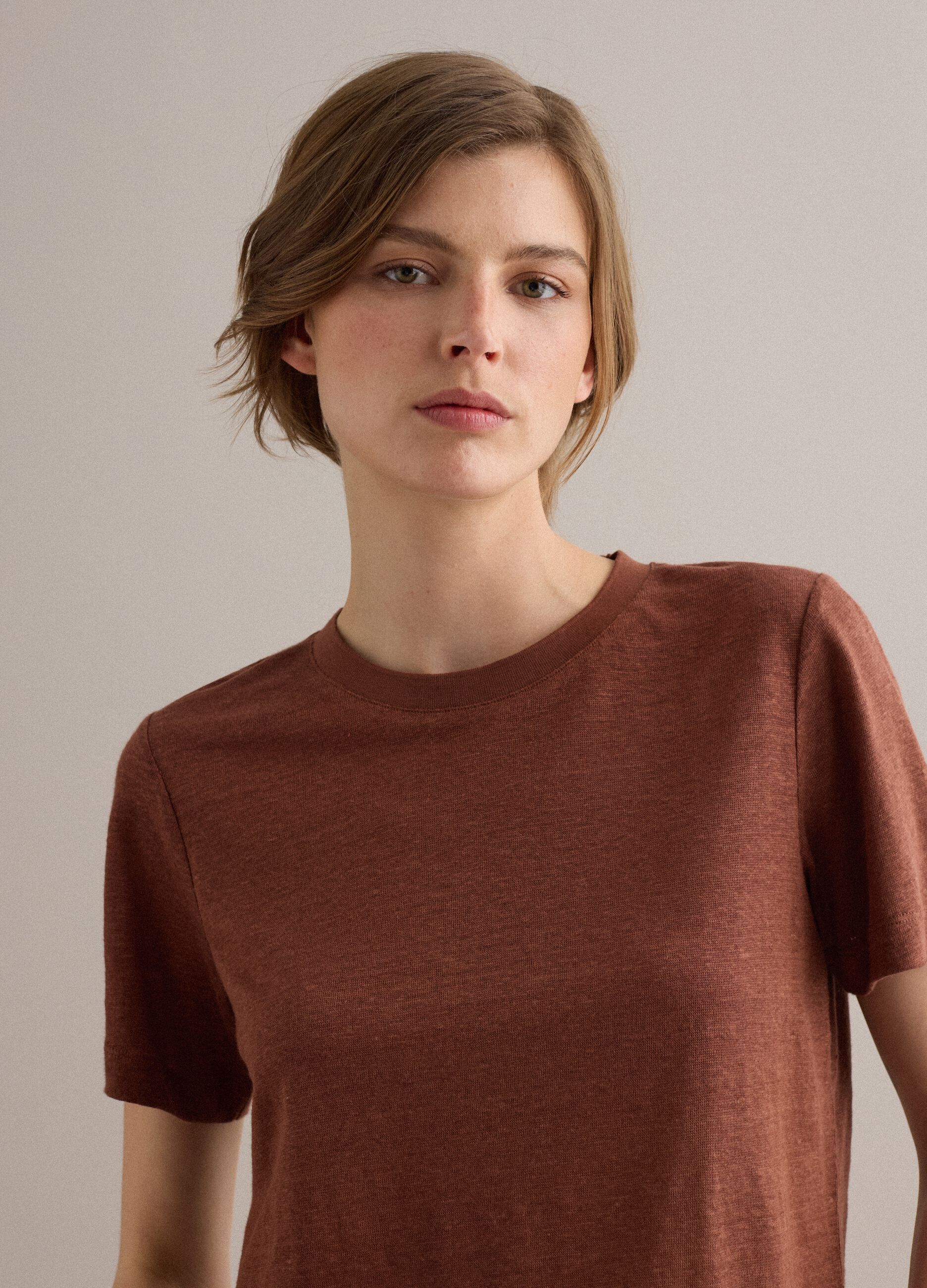 Brown pure linen short-sleeve regular-fit T-shirt