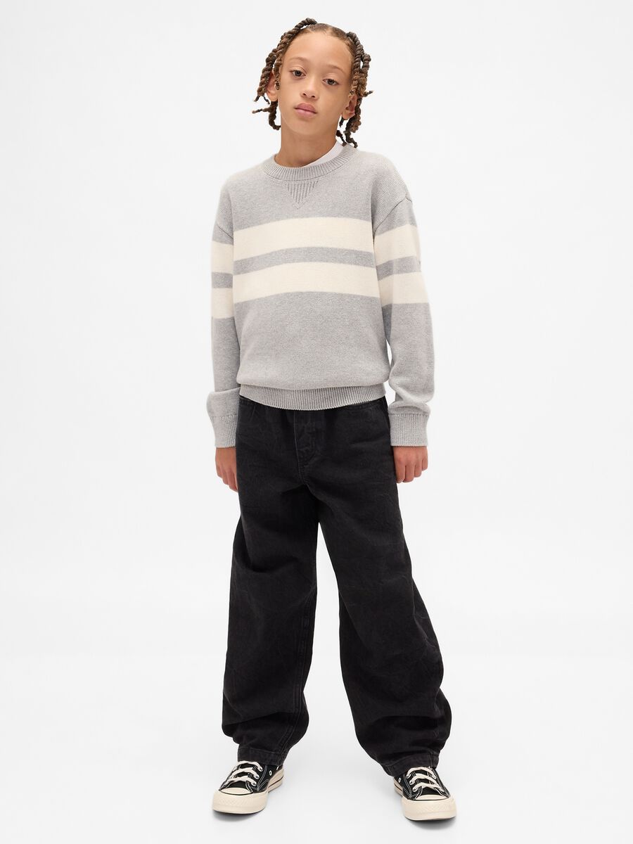 Maglione grigio a righe beige da bambino in puro cotone_2