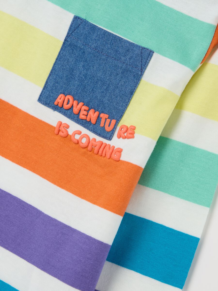 Long-sleeved T-shirt with striped pattern_3