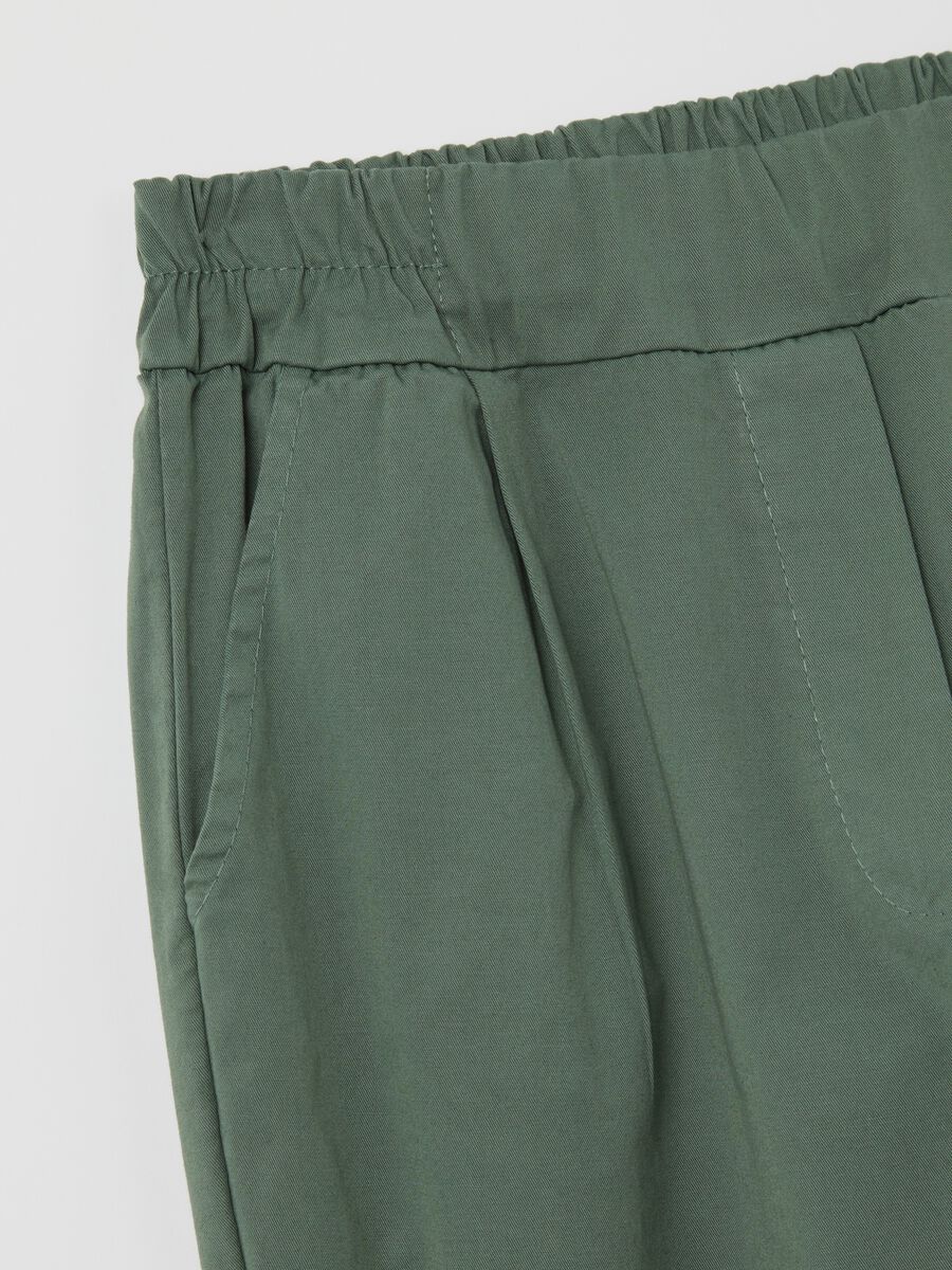 Green cropped trousers in stretch cotton_5
