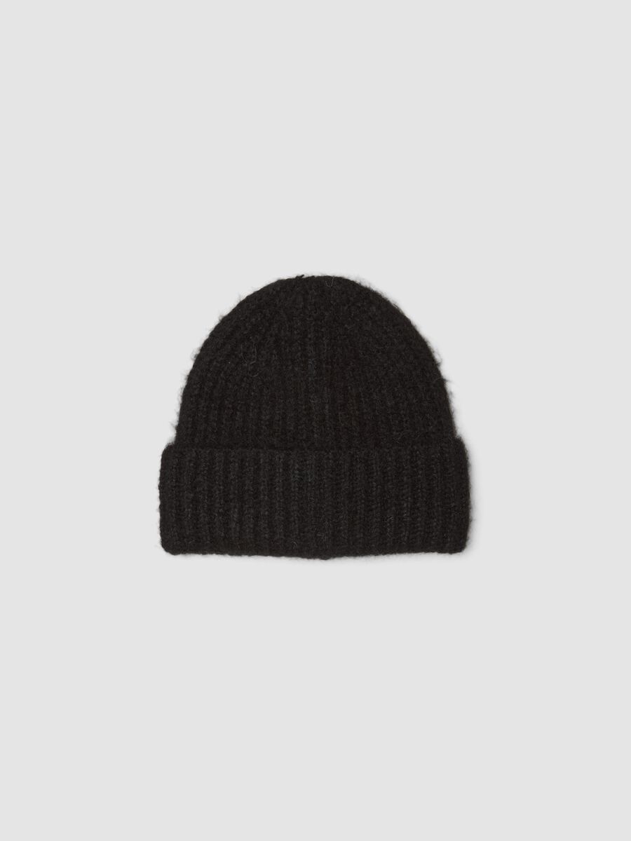 Cappello nero in lana elasticizzata a coste_0
