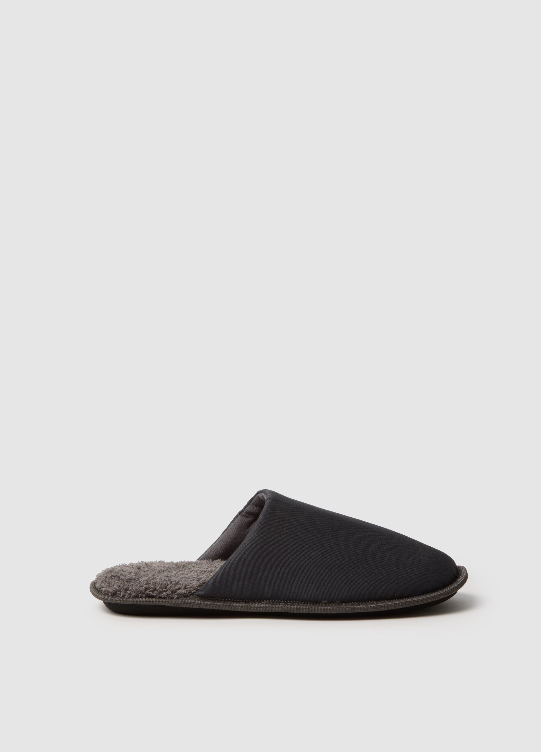 Pantofole grigie con imbottitura interna
