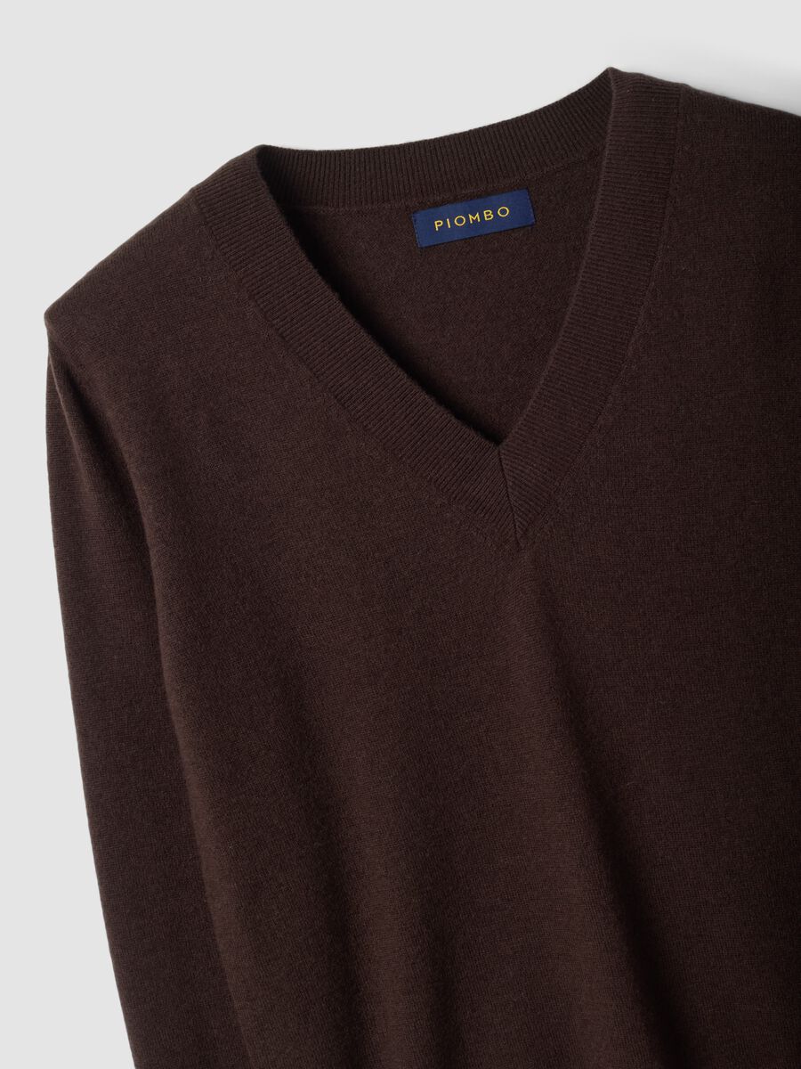 Brown pure wool jumper with deep V-neck_5
