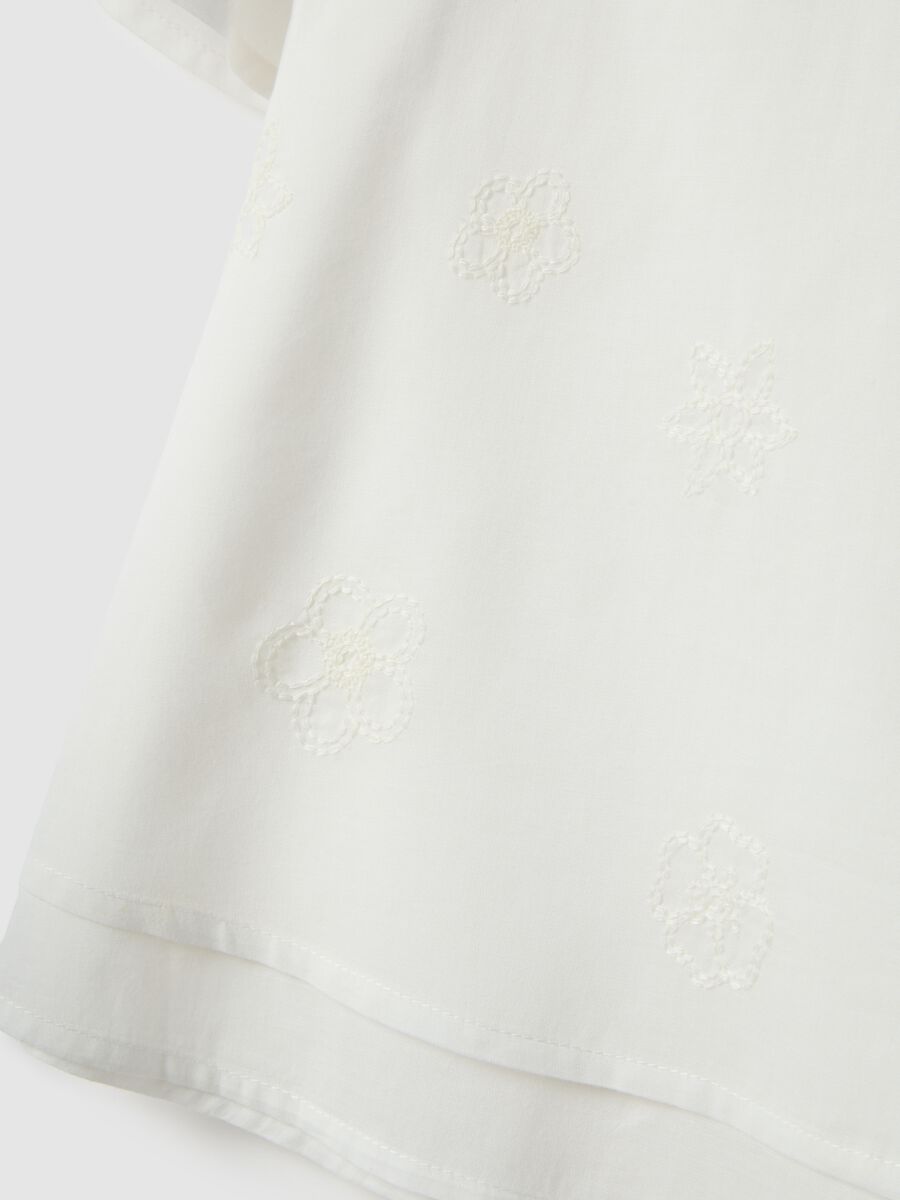 Blusa in puro cotone bianca da bambina regular fit con ricami_3