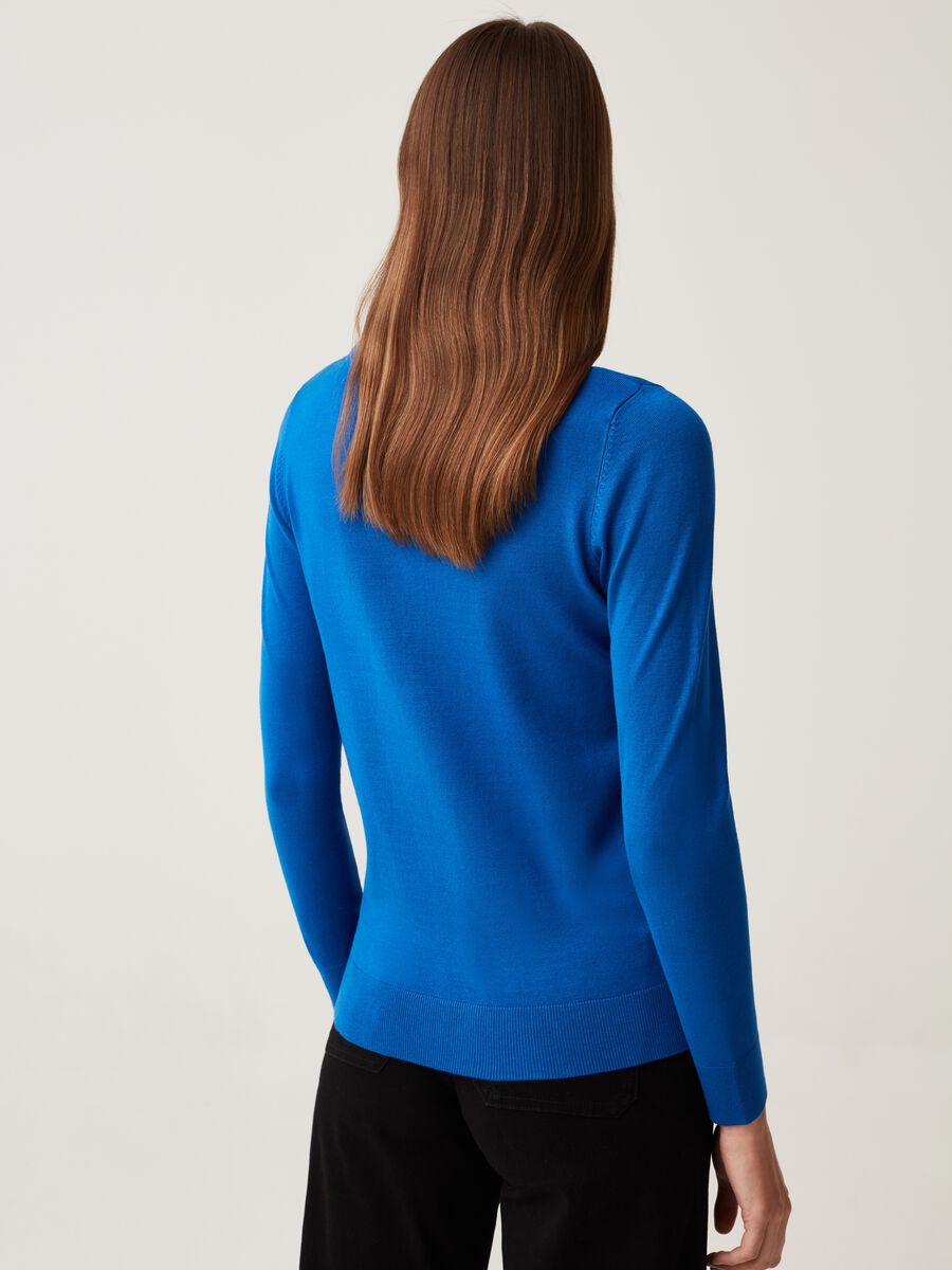 Solid colour pullover with round neck_2